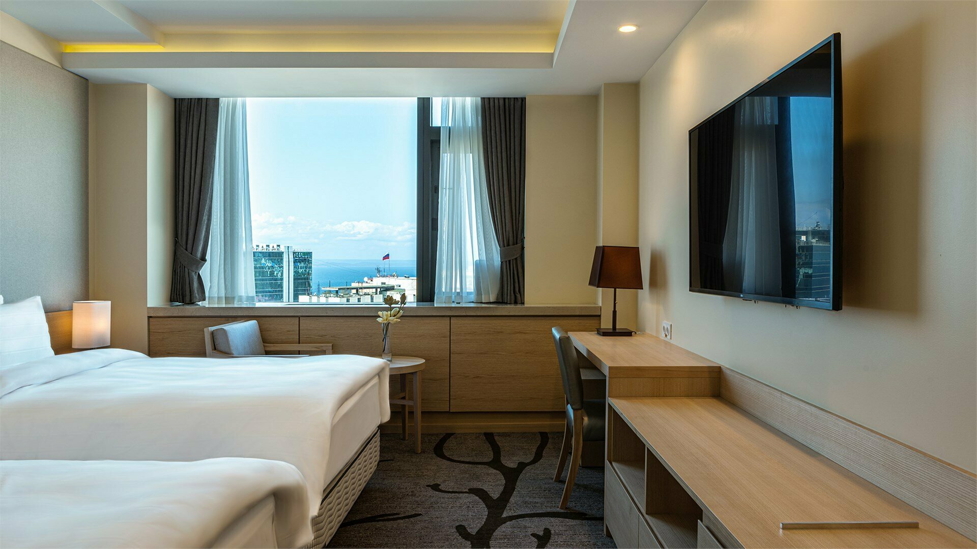 Premier Twin Golden Bridge View