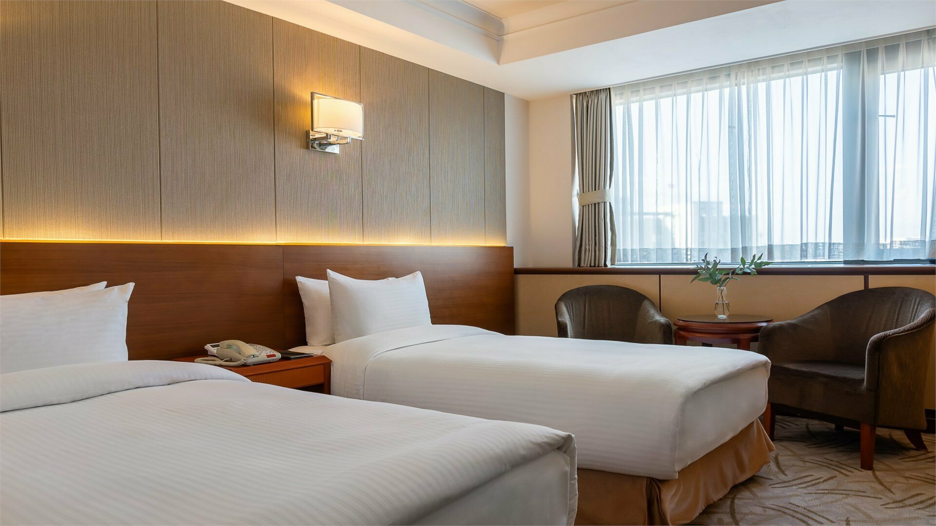 Superior Twin Golden Bridge View