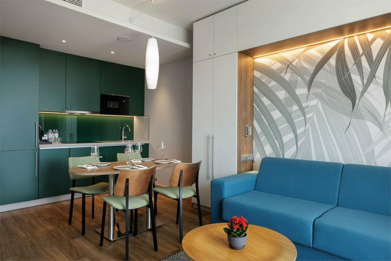 Трехкомнатный апартамент с двумя спальнями