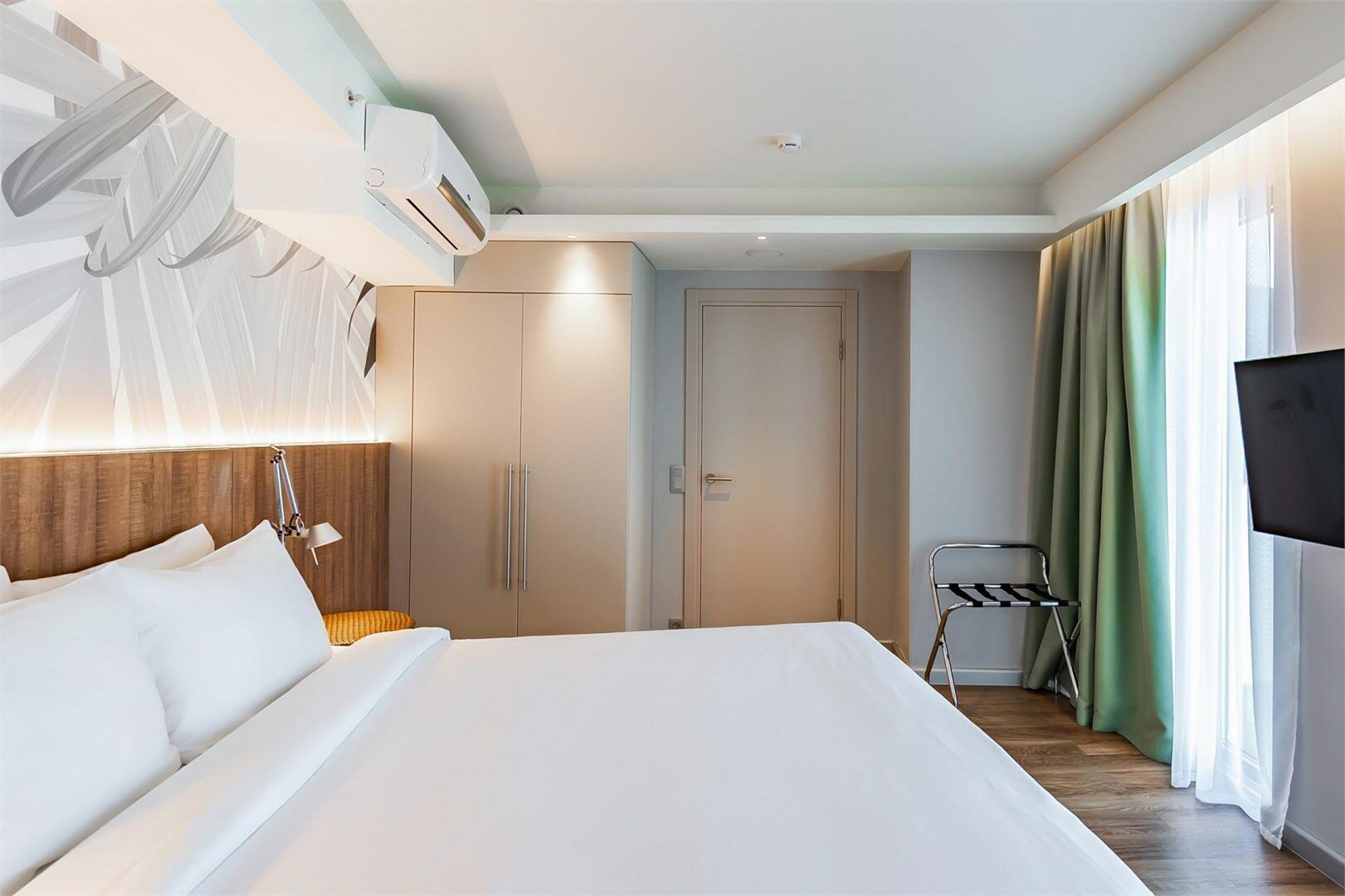 Апартамент с одной спальней, французским балконом и видом на патио