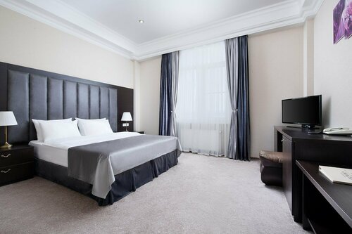 Стандартный номер double (одна двуспальная кровать)