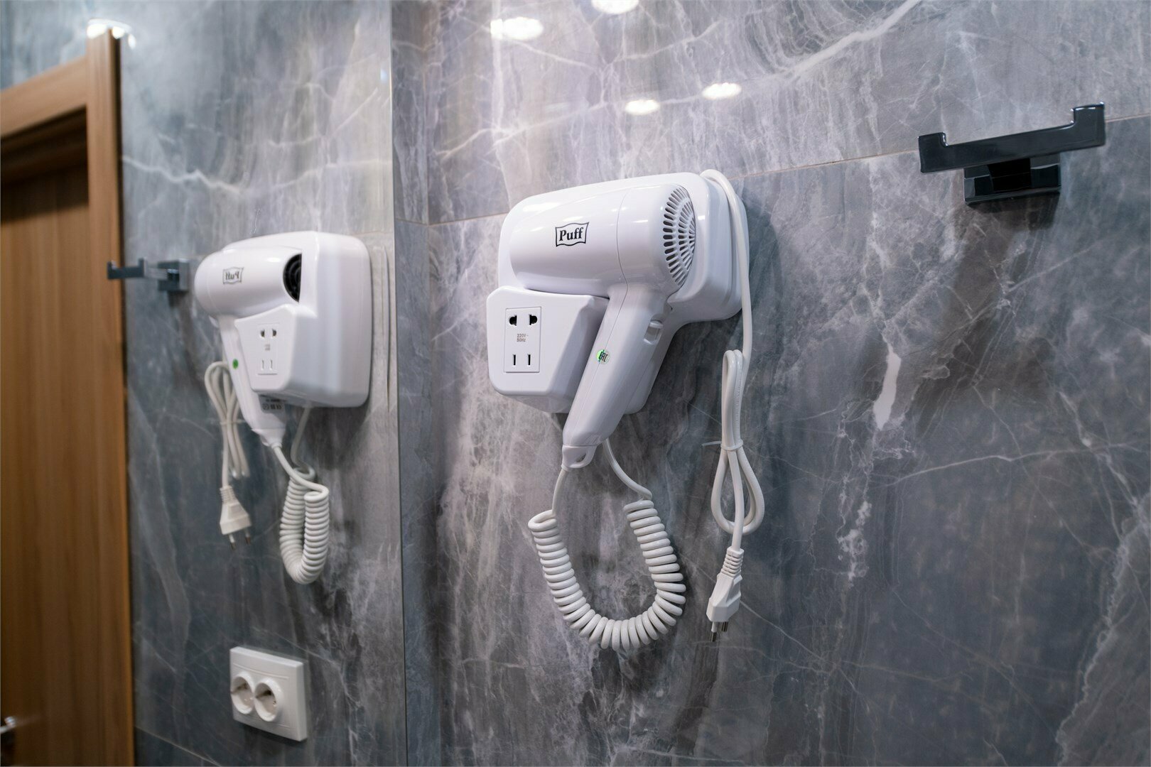 Стандарт + с балконом / две односпальные или одна большая двуспальная кровать