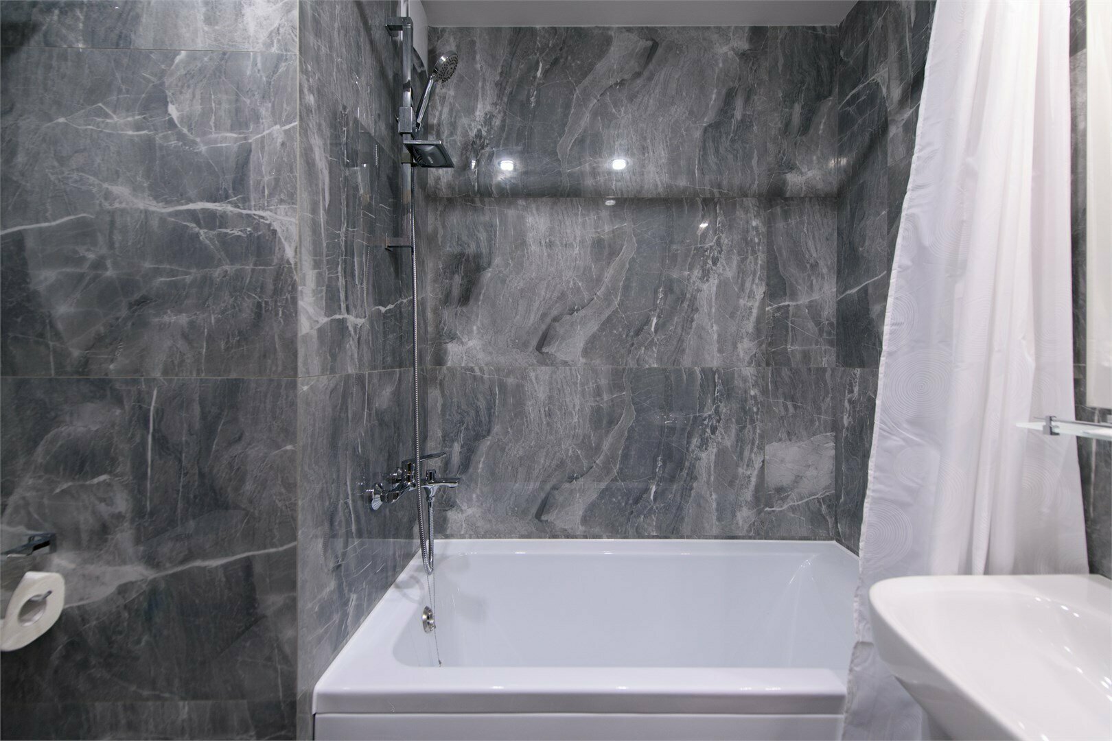 Стандарт + с балконом / две односпальные или одна большая двуспальная кровать