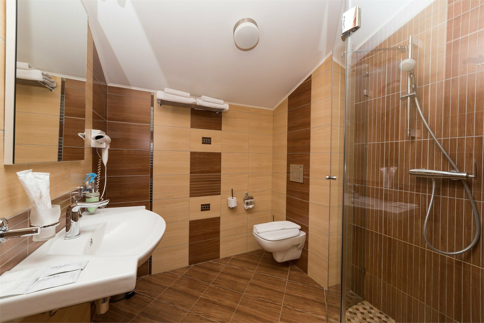 Мансарда двухместный с большой двуспальной кроватью