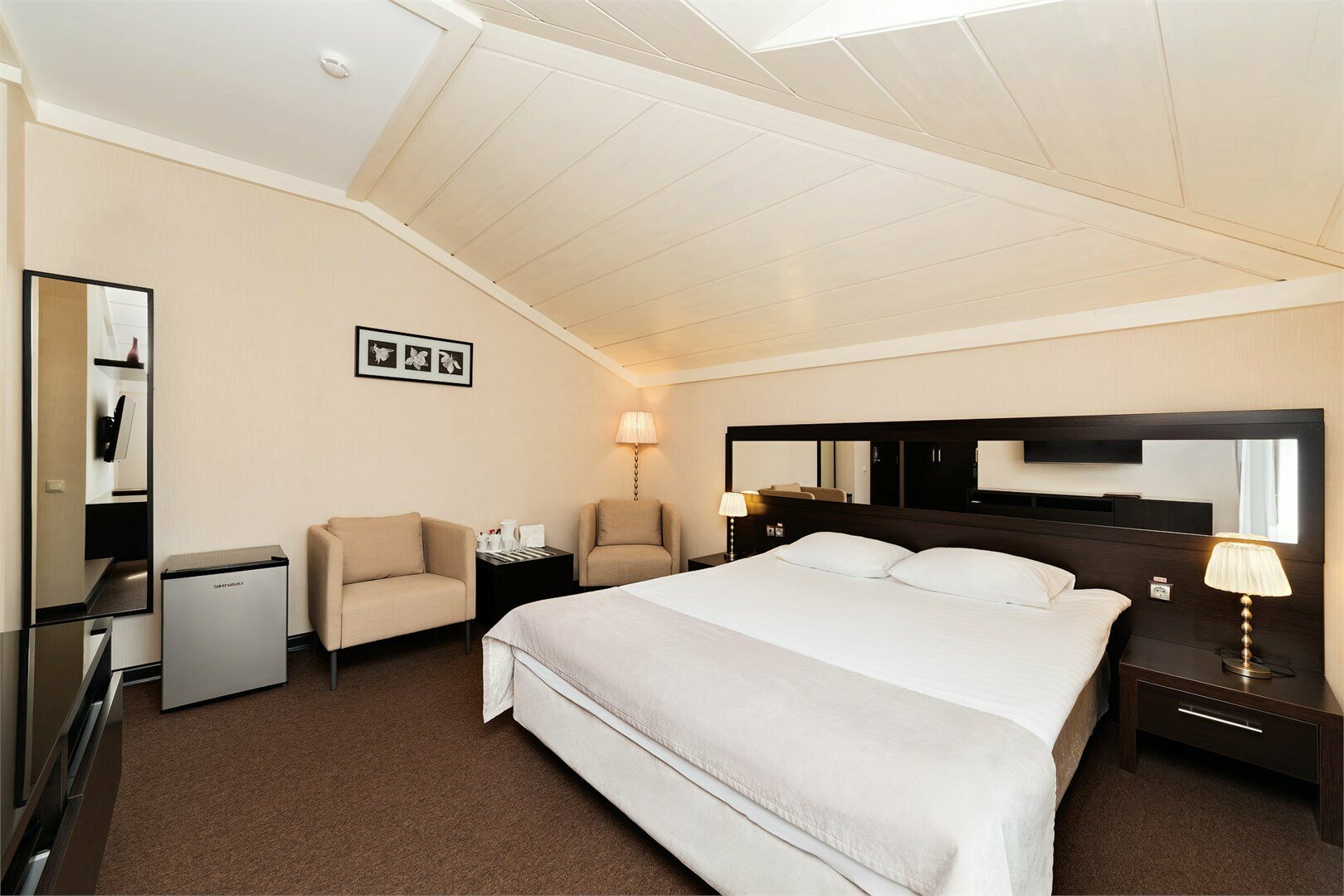 Мансарда двухместный с большой двуспальной кроватью