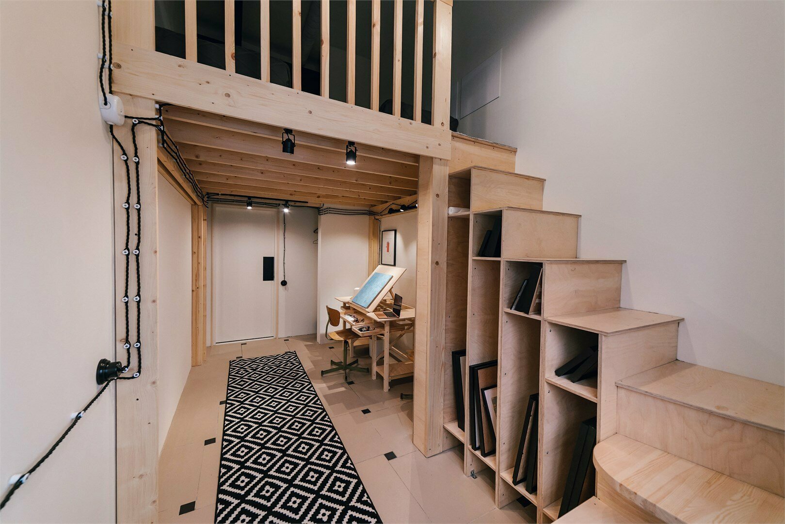 Номер Студия Холст