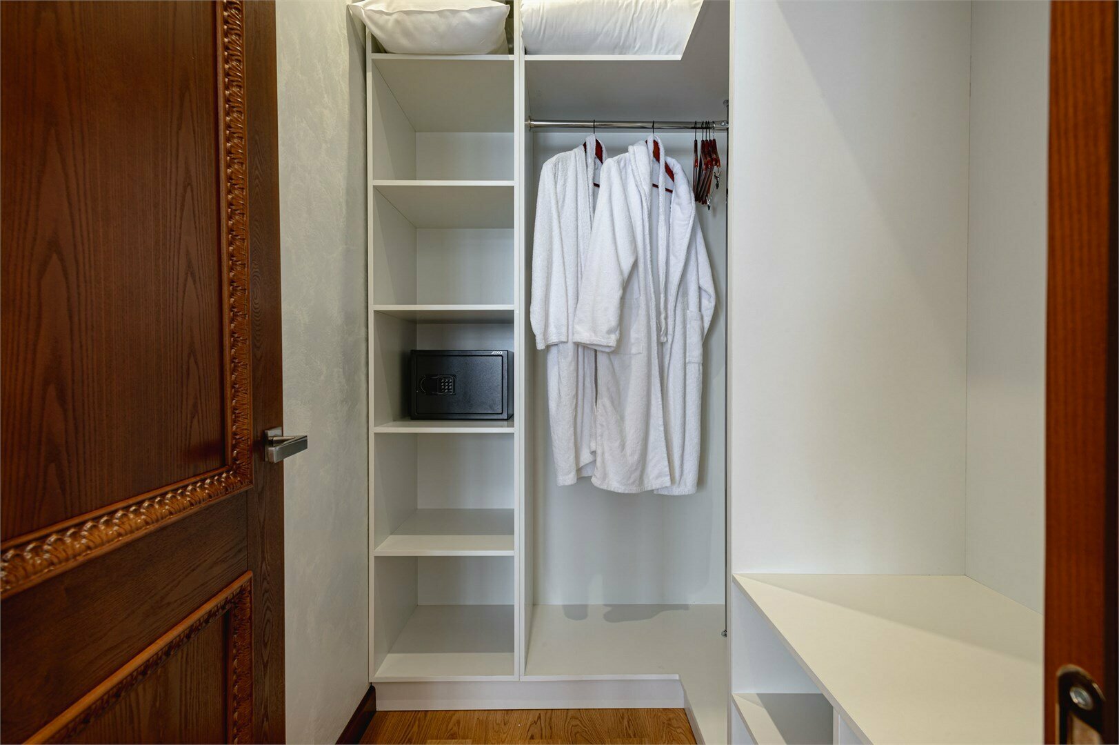 Люкс однокомнатный Family Studio