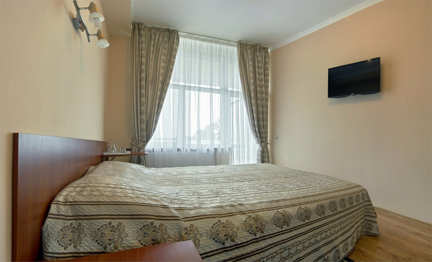 Стандарт 1-местный корп. 1 (с широкой кроватью 1,4 м)