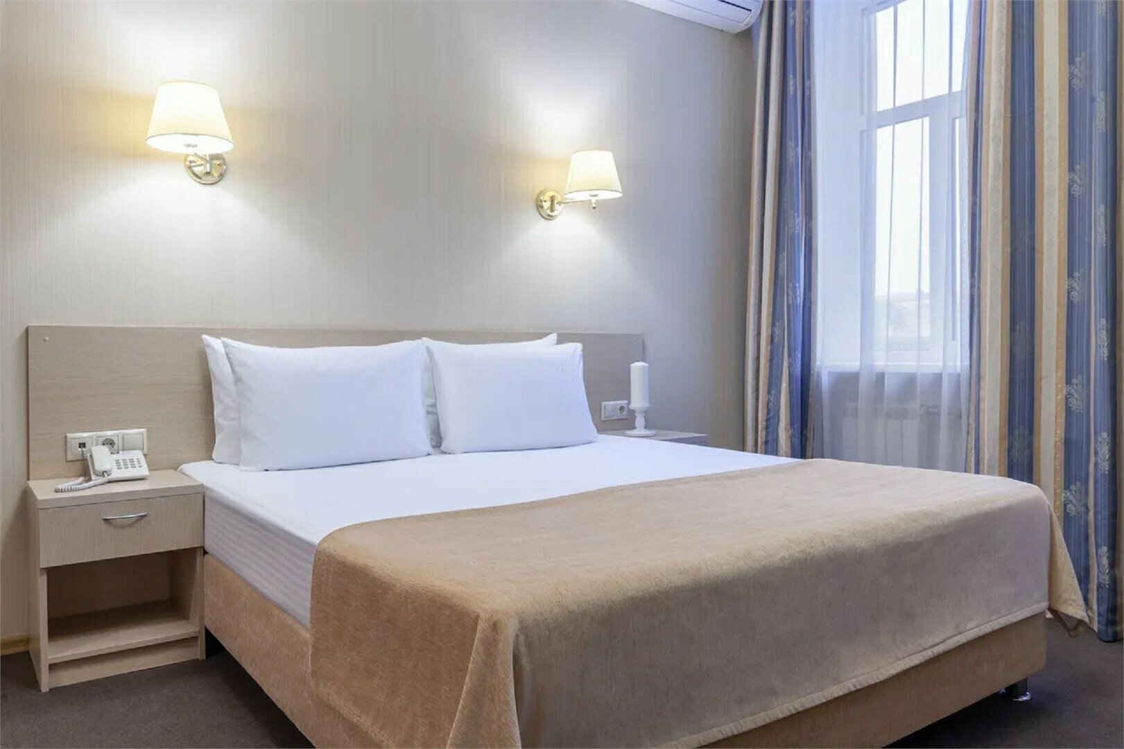 Полулюкс с 2 односпальными кроватями или 1 двуспальной