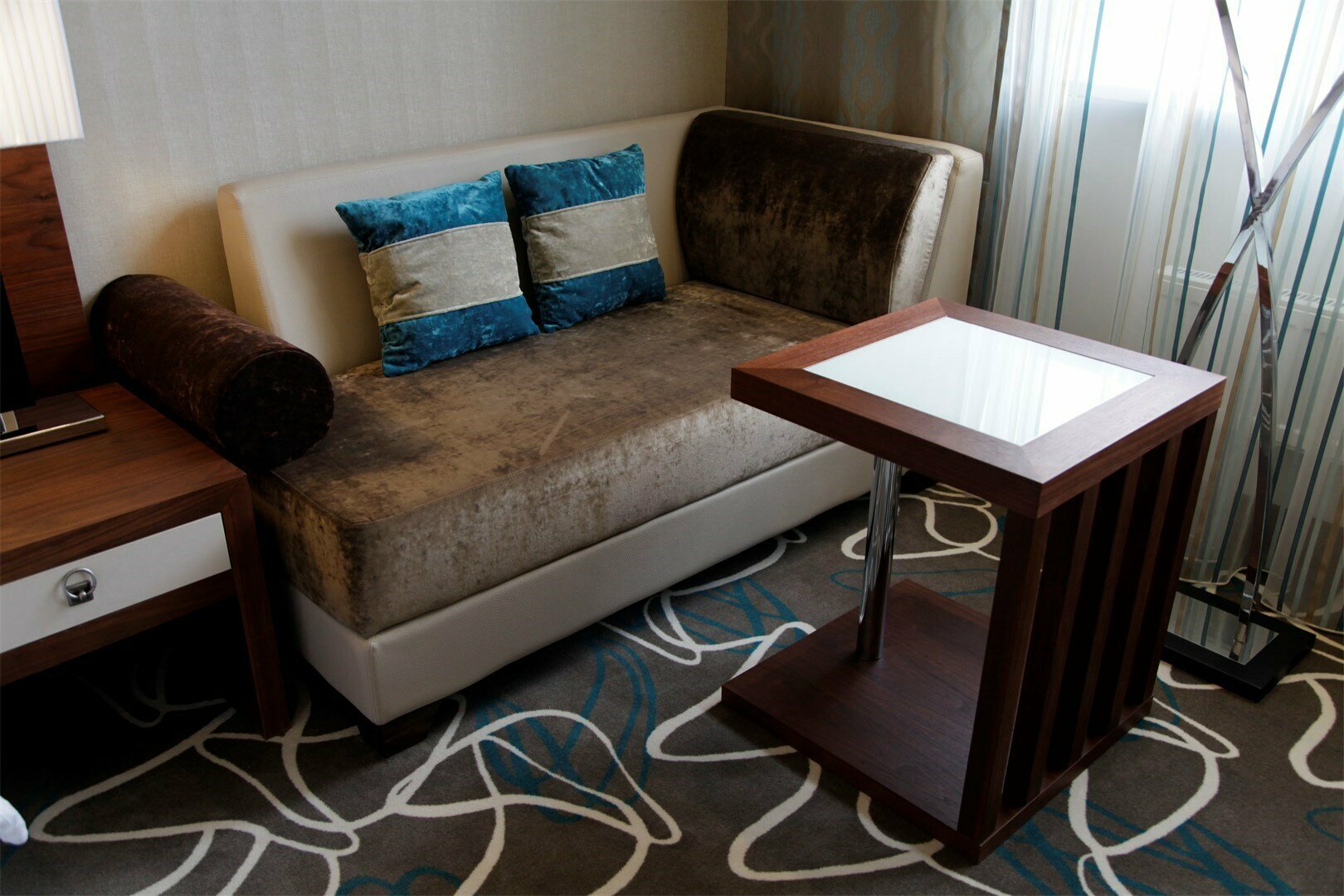 Классический Трёхместный номер с кроватями Queen Size (120 см Х 200 см) и дополнительным местом