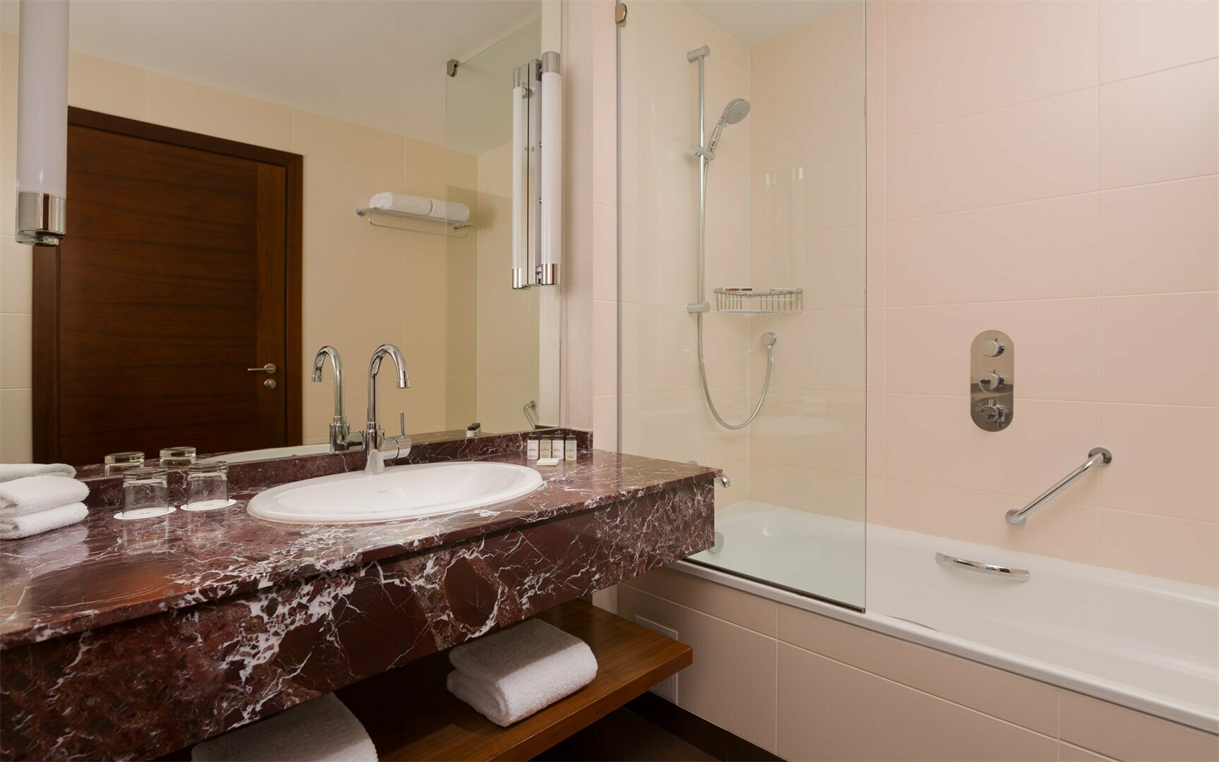 Классический номер с двумя кроватями Queen Size (120 см Х 200 см)