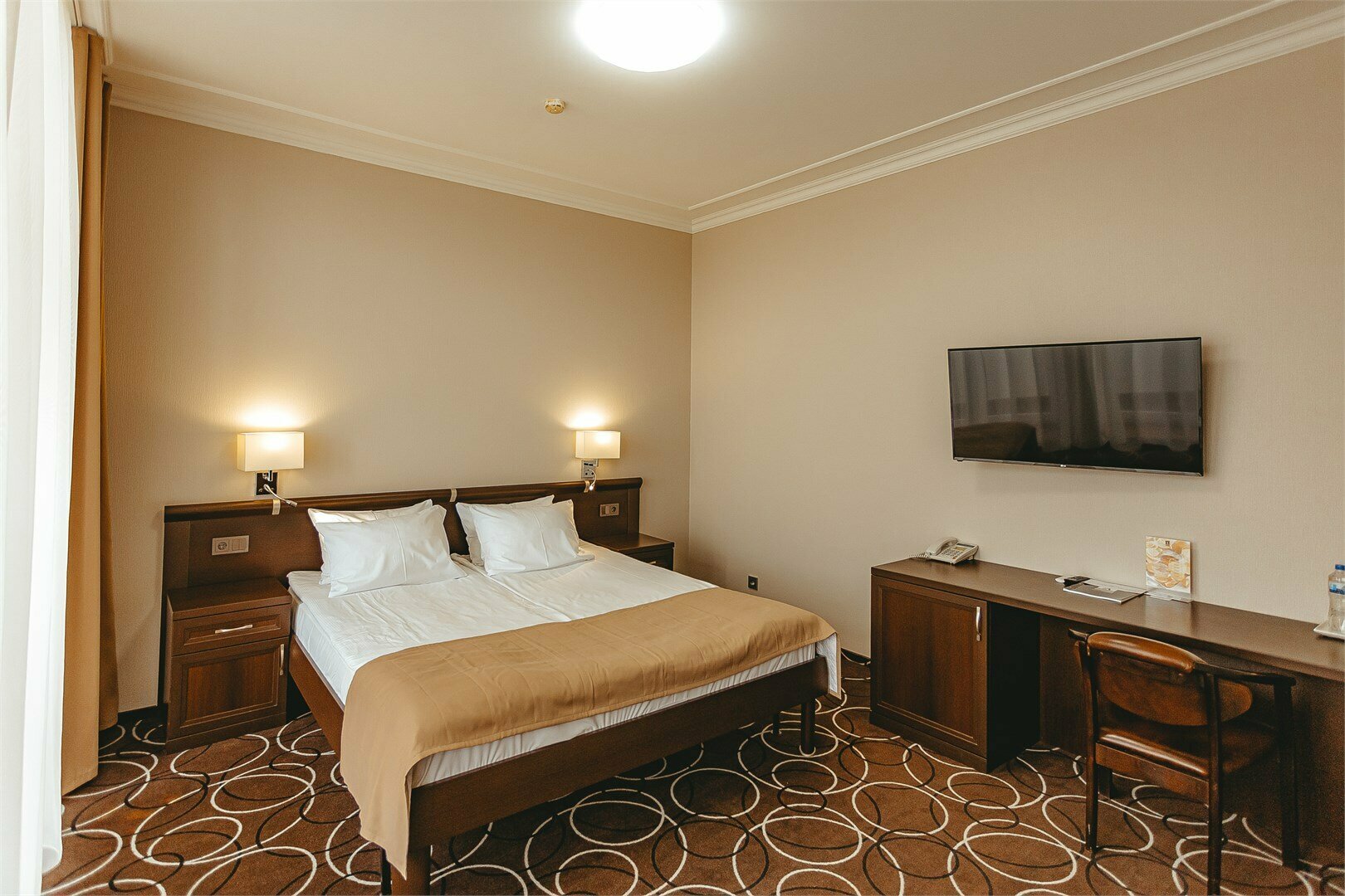 Двухместный номер "Полулюкс" с балконом, прямым видом на море