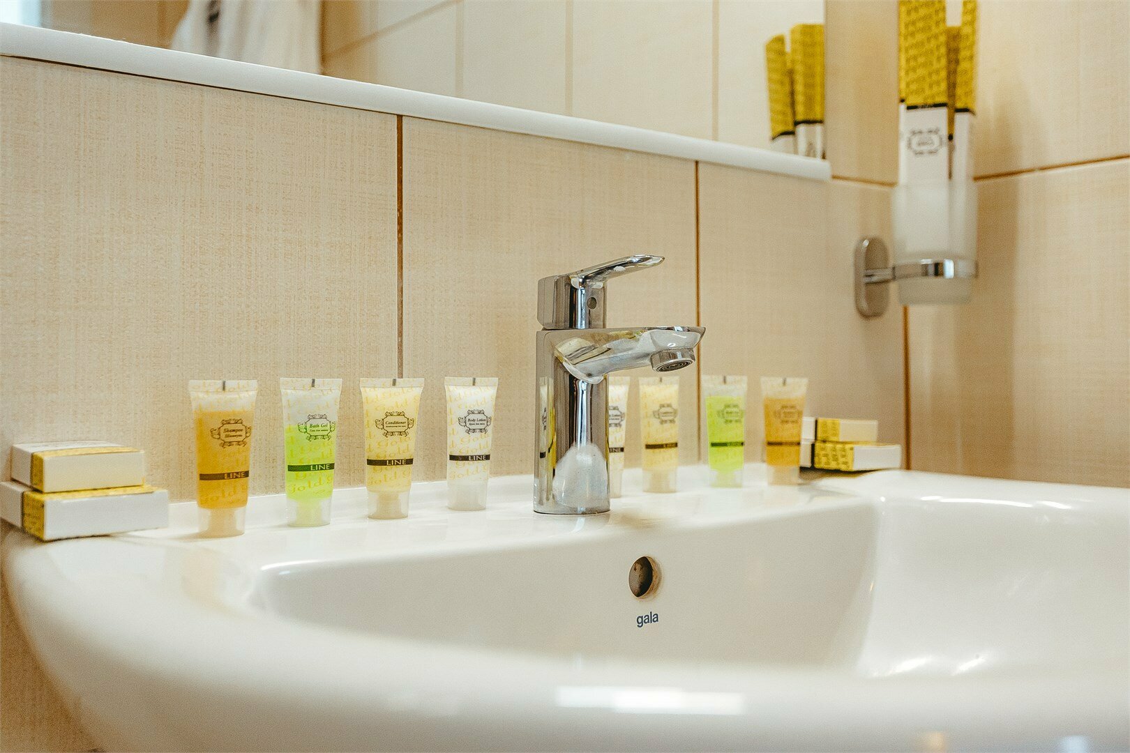 Двухместный номер "Полулюкс" с балконом, прямым видом на море