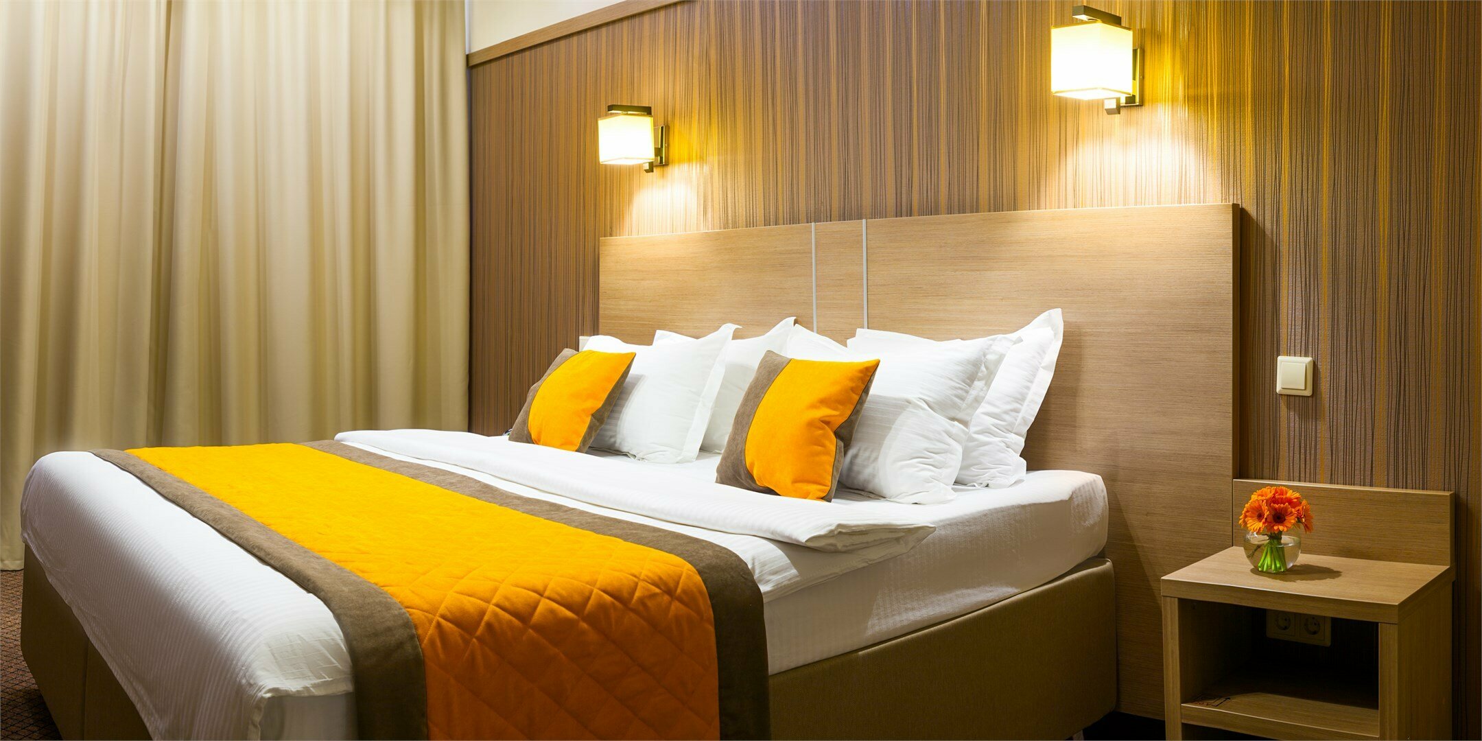 ЛЮКС ДВУХКОМНАТНЫЙ с одной большой или двумя отдельными кроватями