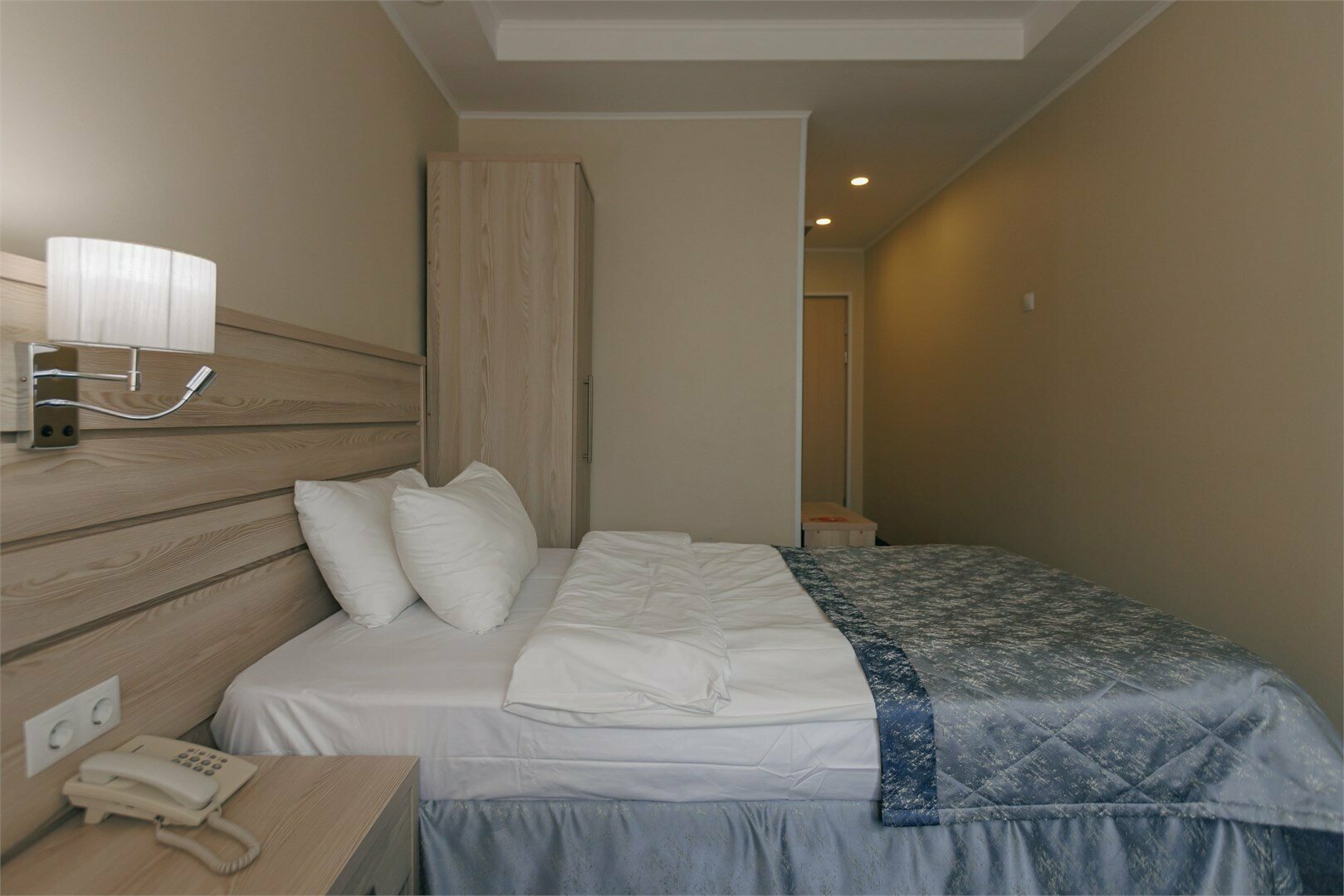 Стандарт с видом на город