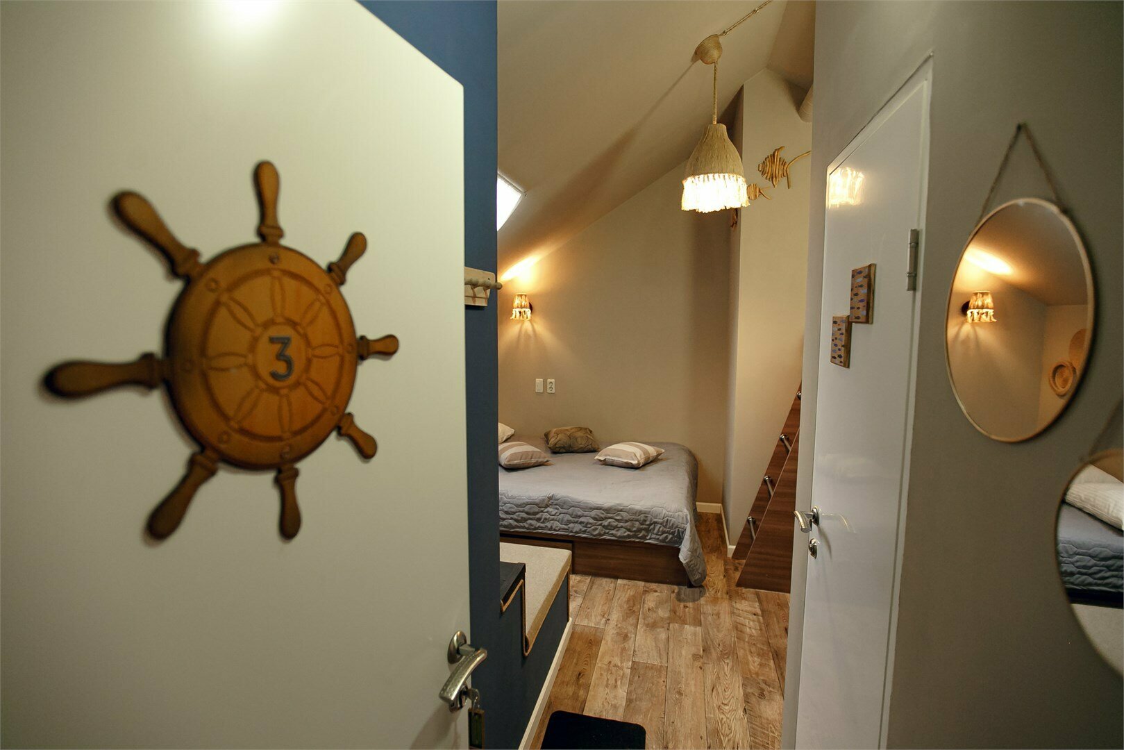 Бюджетный трехместный Маяк