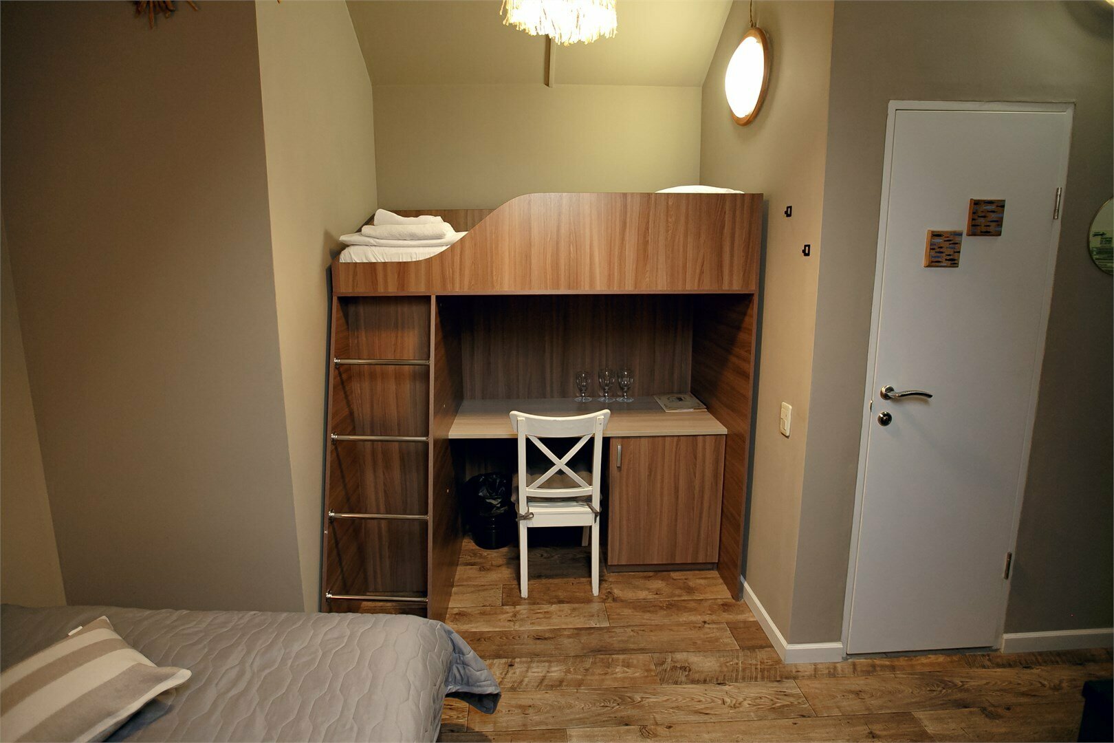 Бюджетный трехместный Маяк