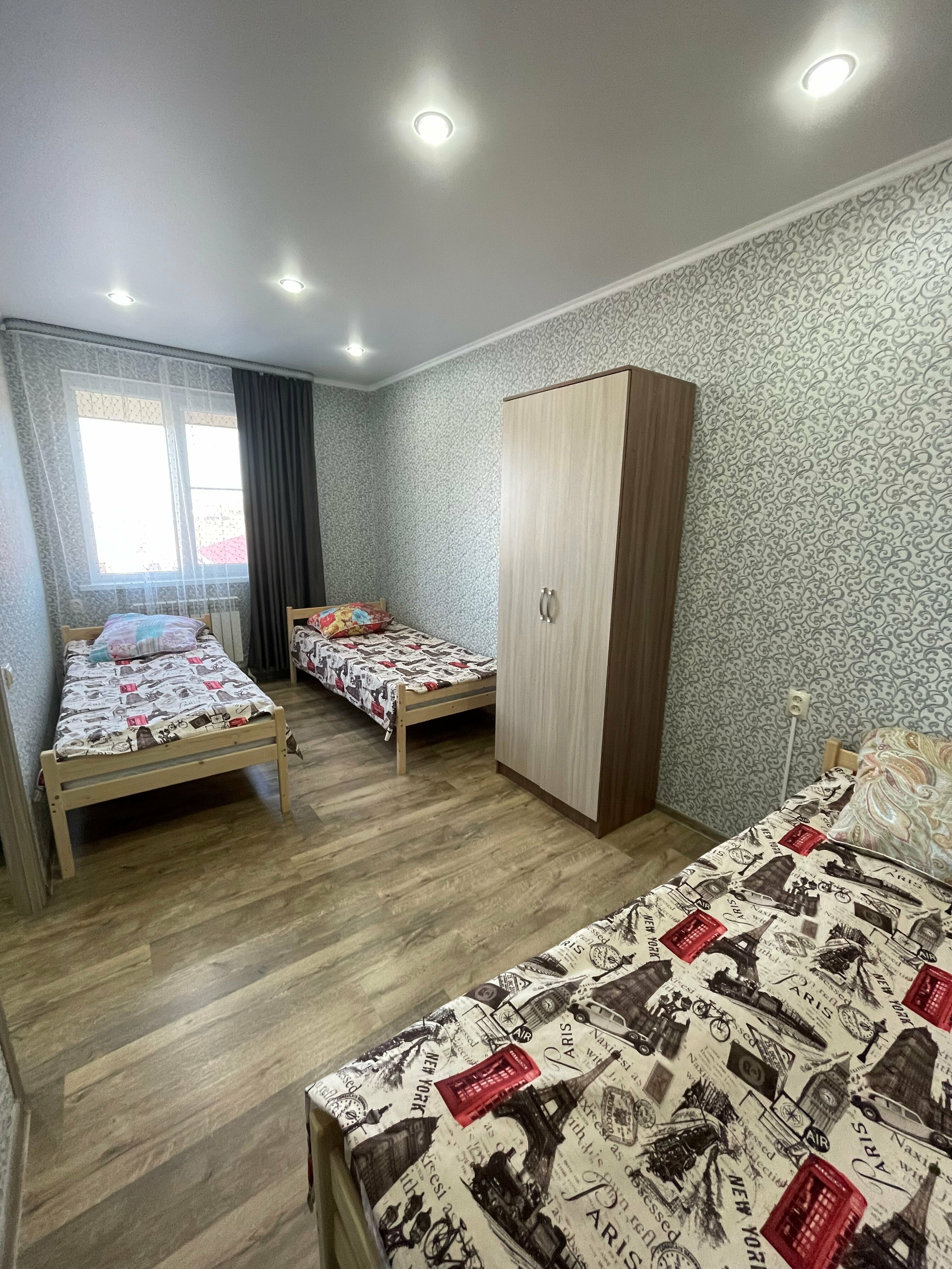 Cемейный номер с собственной ванной комнатой