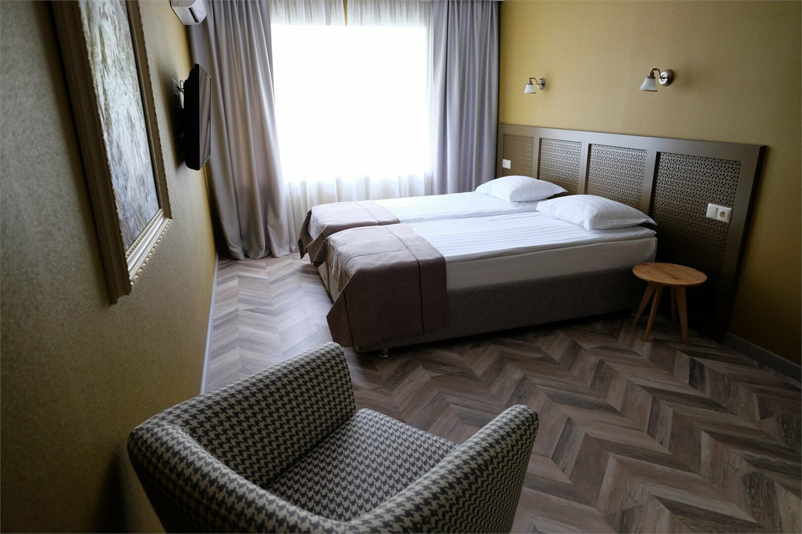 ДЖУНИОР СЮИТ (вид на лес)