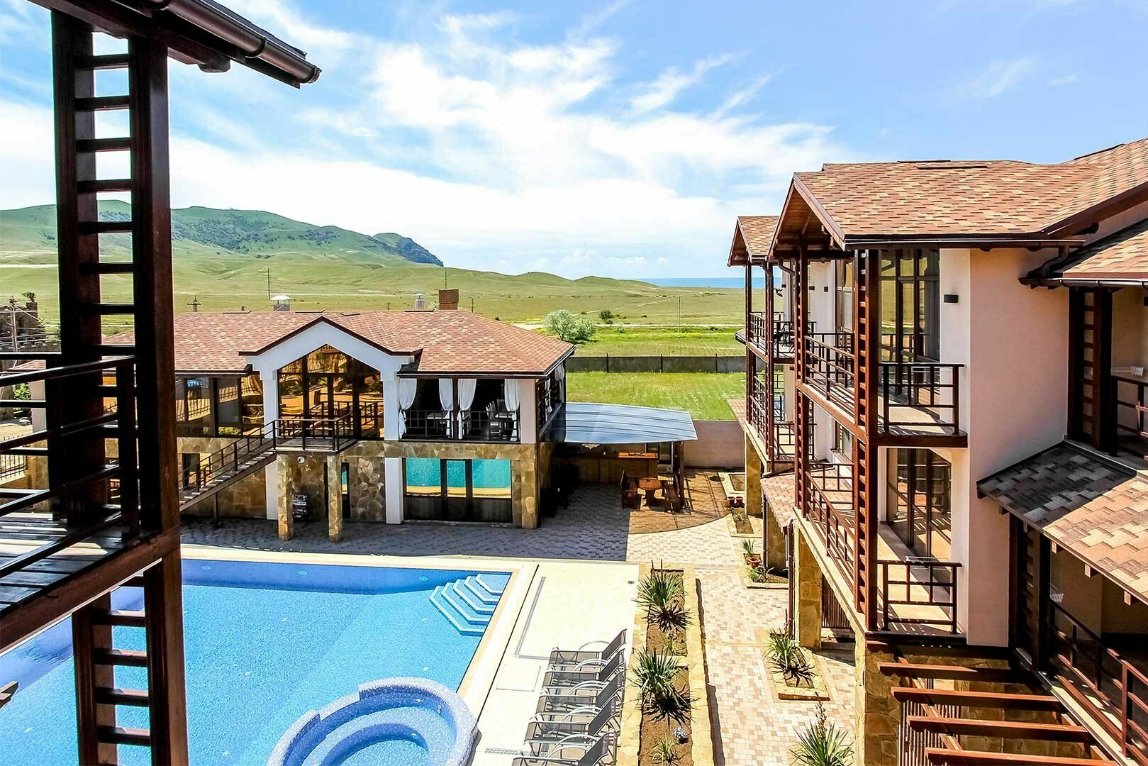 Комфорт с видом на море и горы