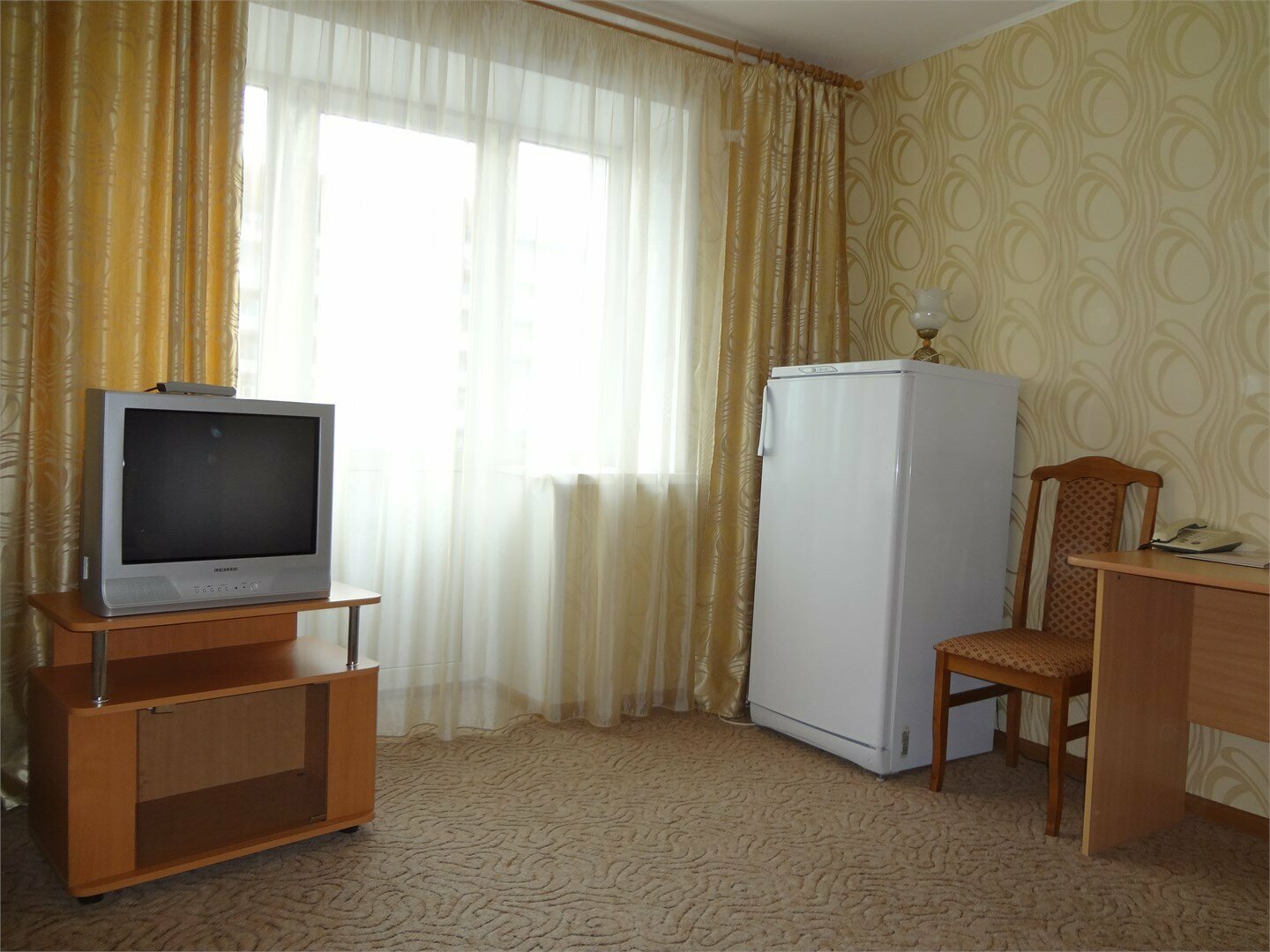 Стандарт двухкомнатный (двуспальная кровать + диван)