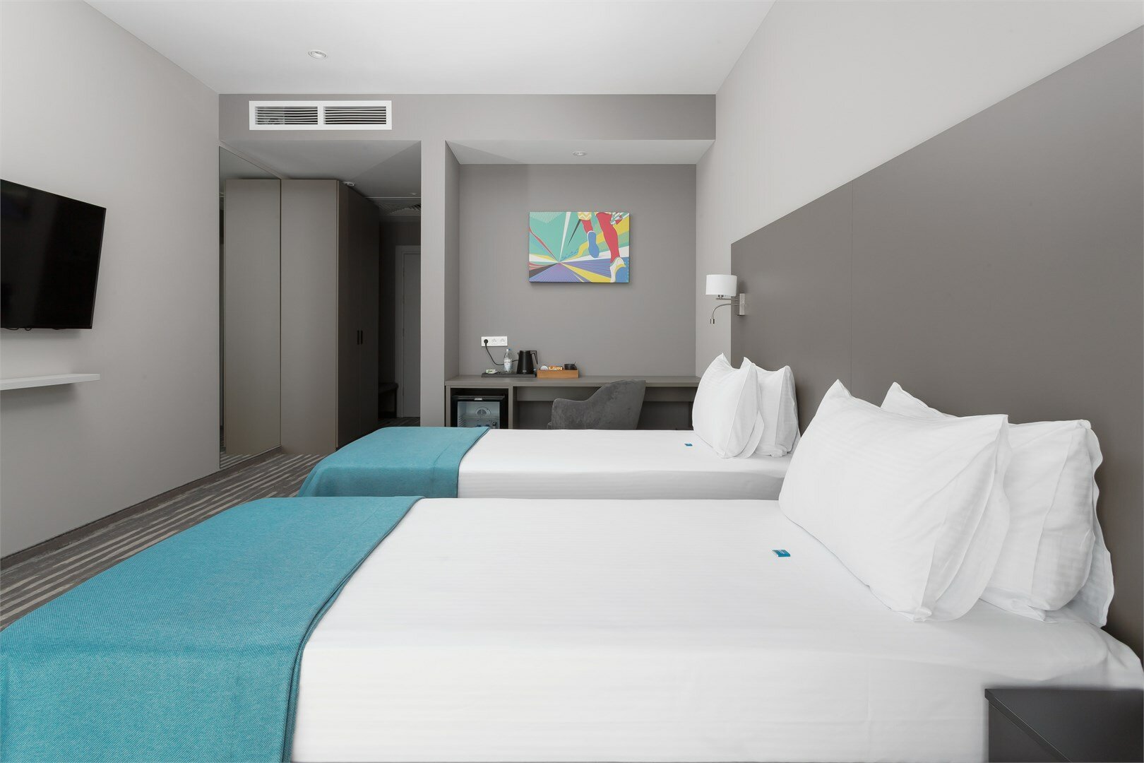 Улучшенный Стандарт с 2 раздельными или 1 кроватью