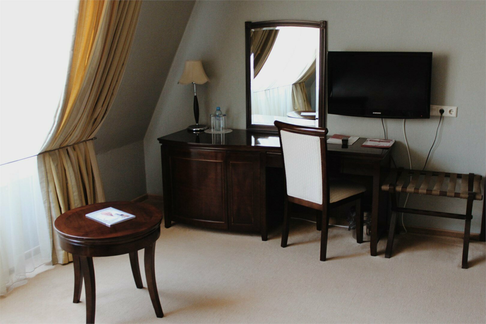 Улучшенный двухместный номер с 2 отдельными кроватями