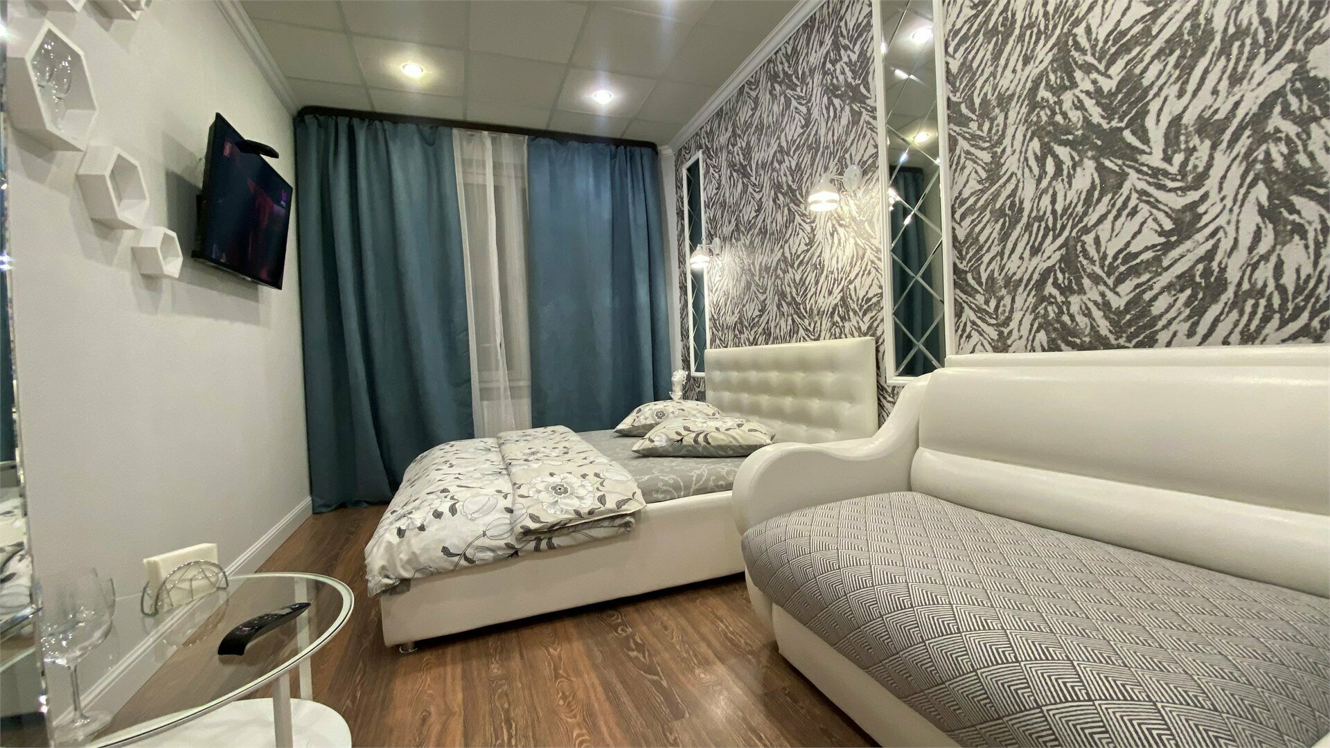 Двухместный люкс номер с ванной 1