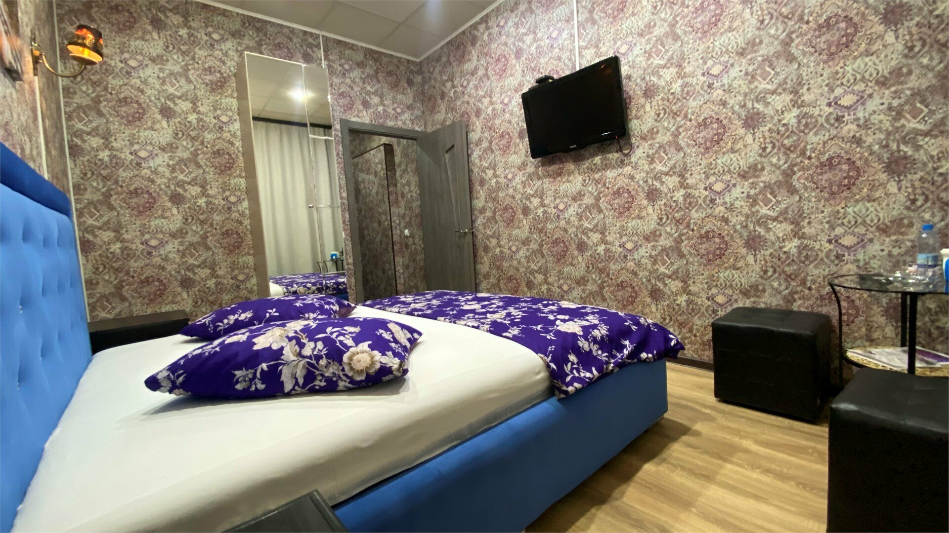 Двухместный номер «Комфорт» с 1 двуспальной кроватью