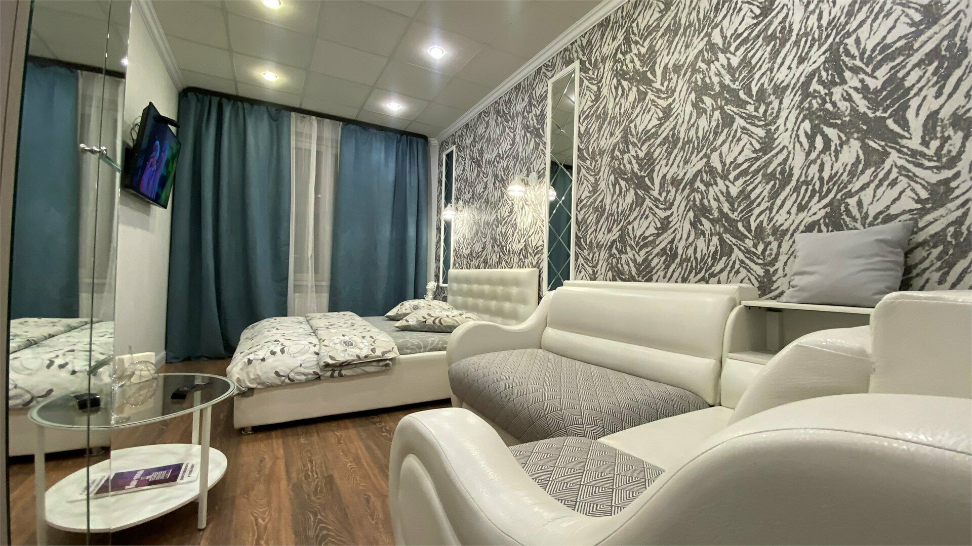 Двухместный люкс номер с ванной 1