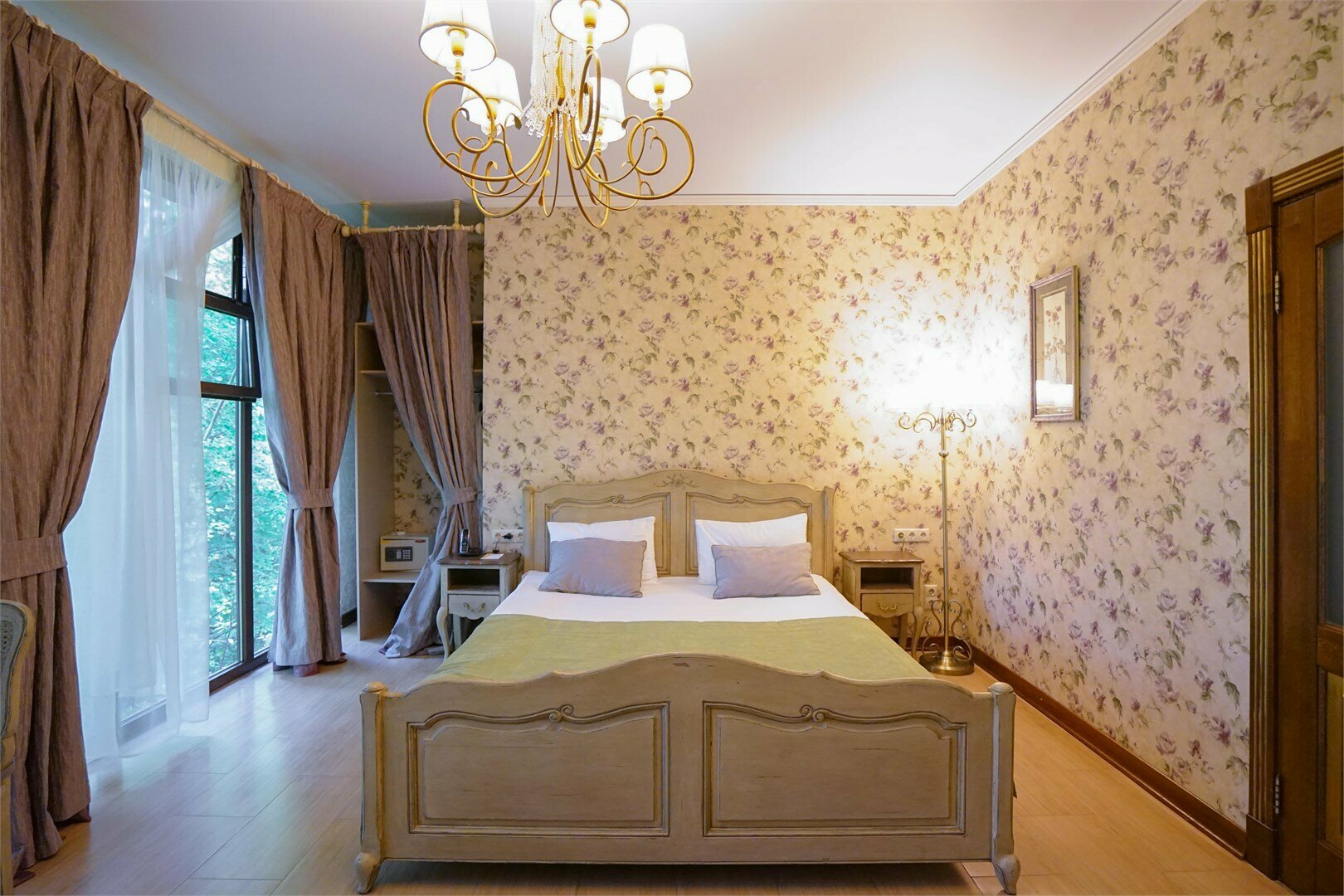 Двухместный номер с 1 кроватью или 2 отдельными кроватями и дополнительной кроватью