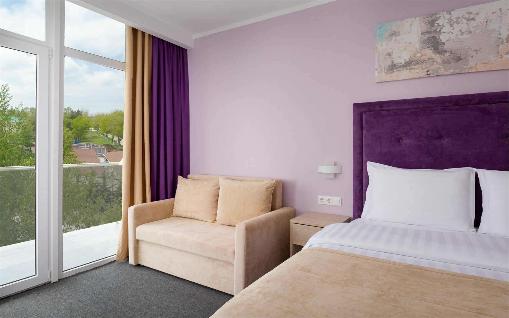 Гамма Супериор с балконом с двуспальной кроватью