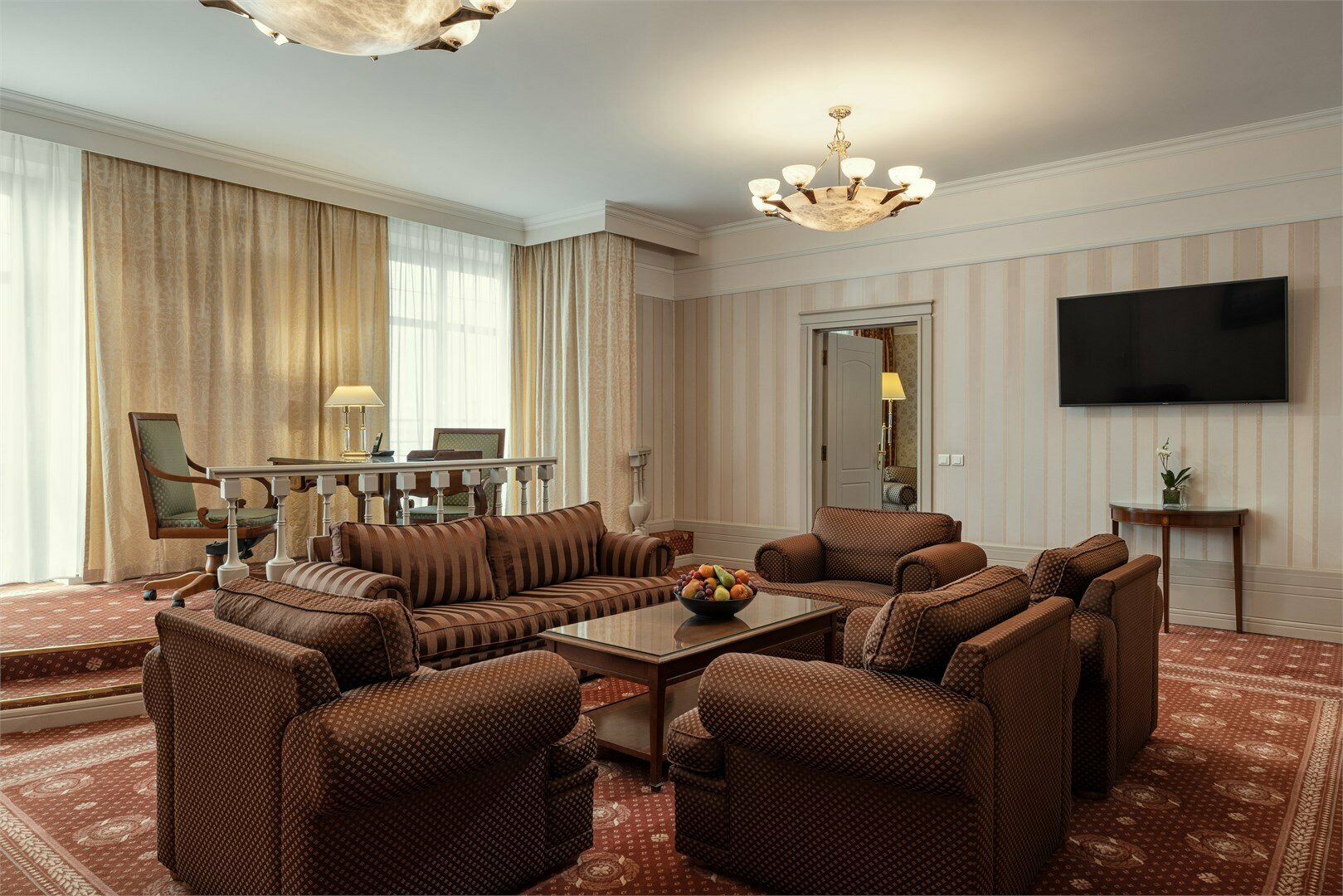 Посольский Люкс с доступом в представительскую гостиную