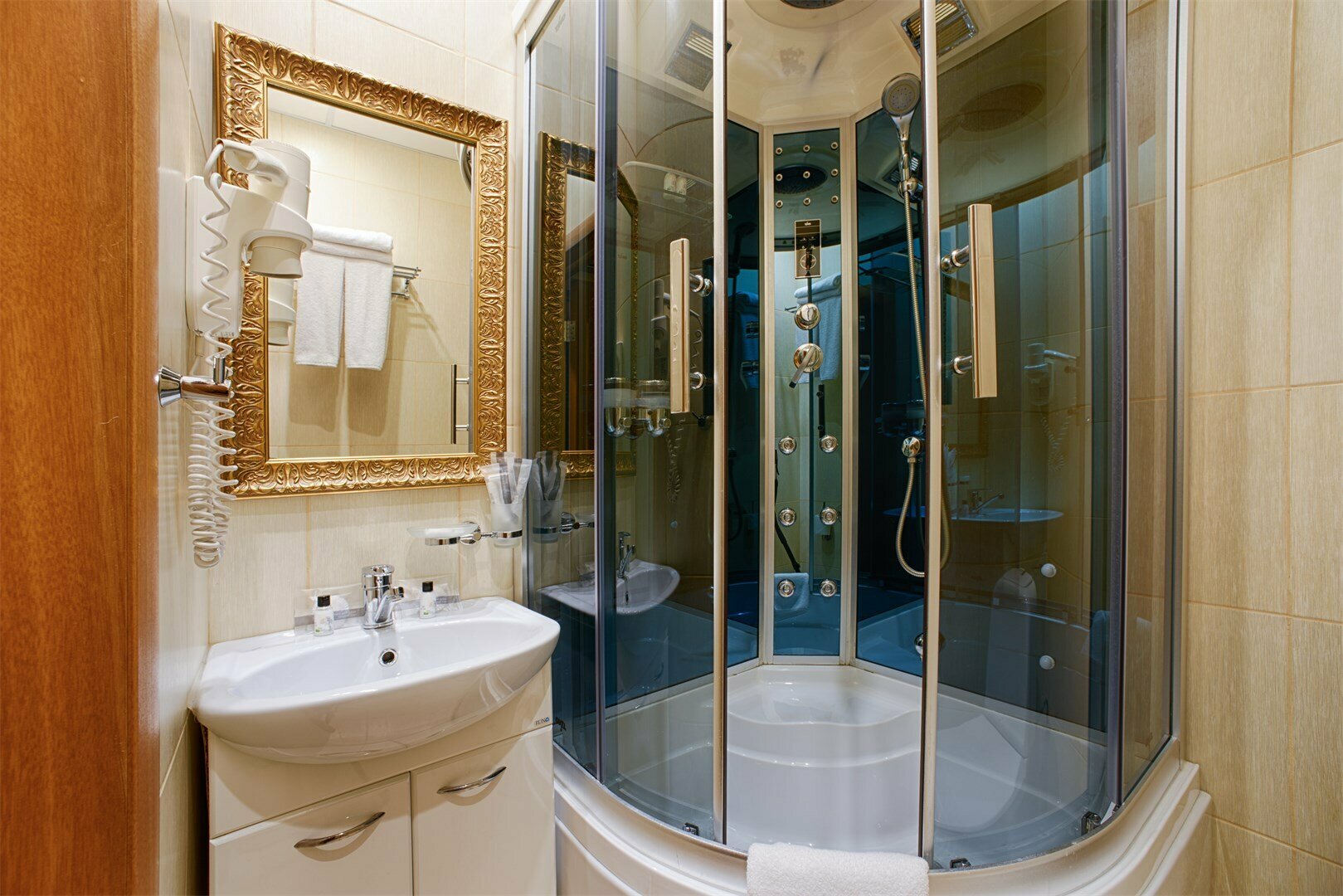 Стандартный номер с кроватью размера "queen-size"