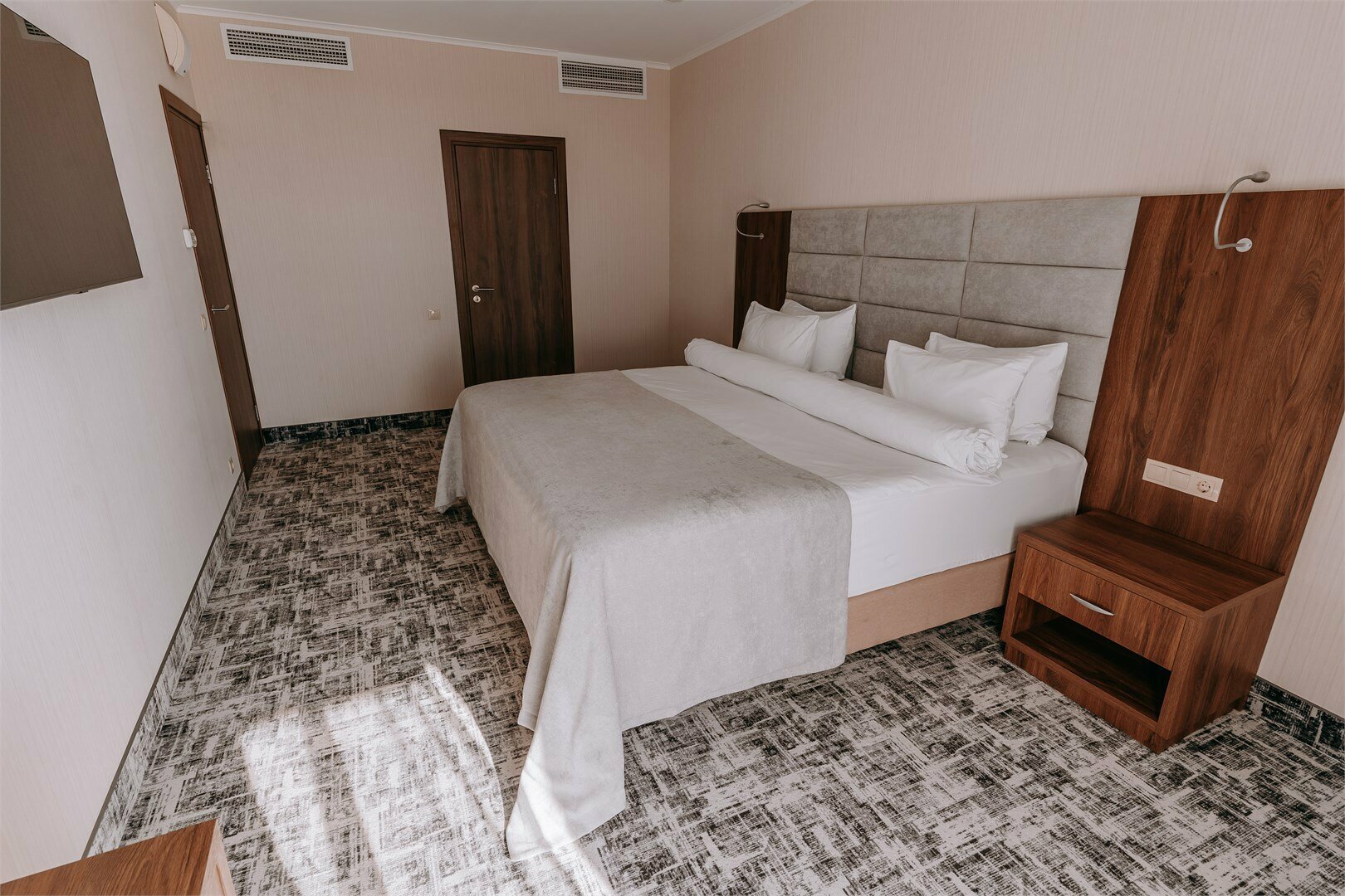 Двухкомнатный "Люкс" с боковым видом на море