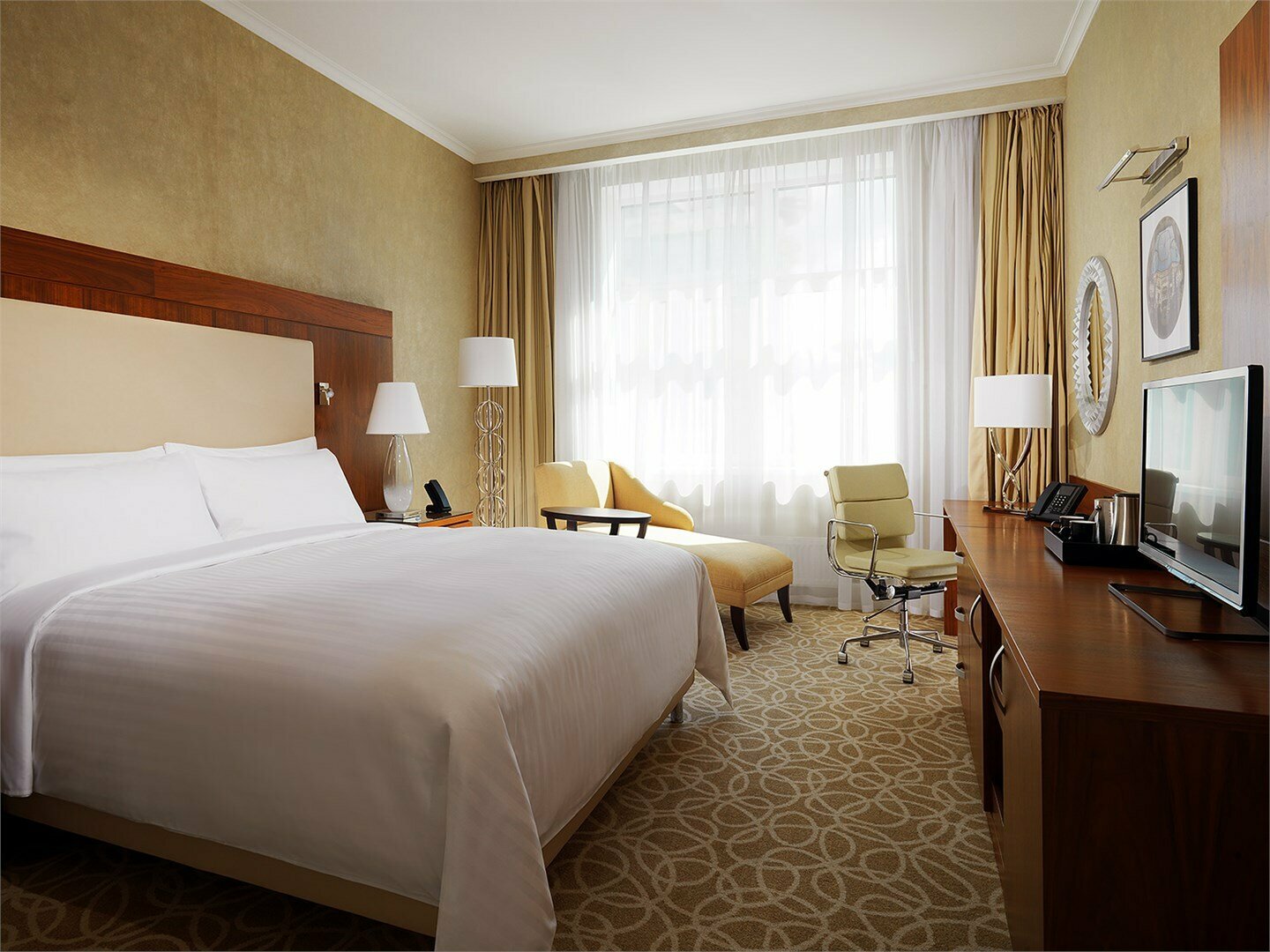 Делюкс с одной большой кроватью