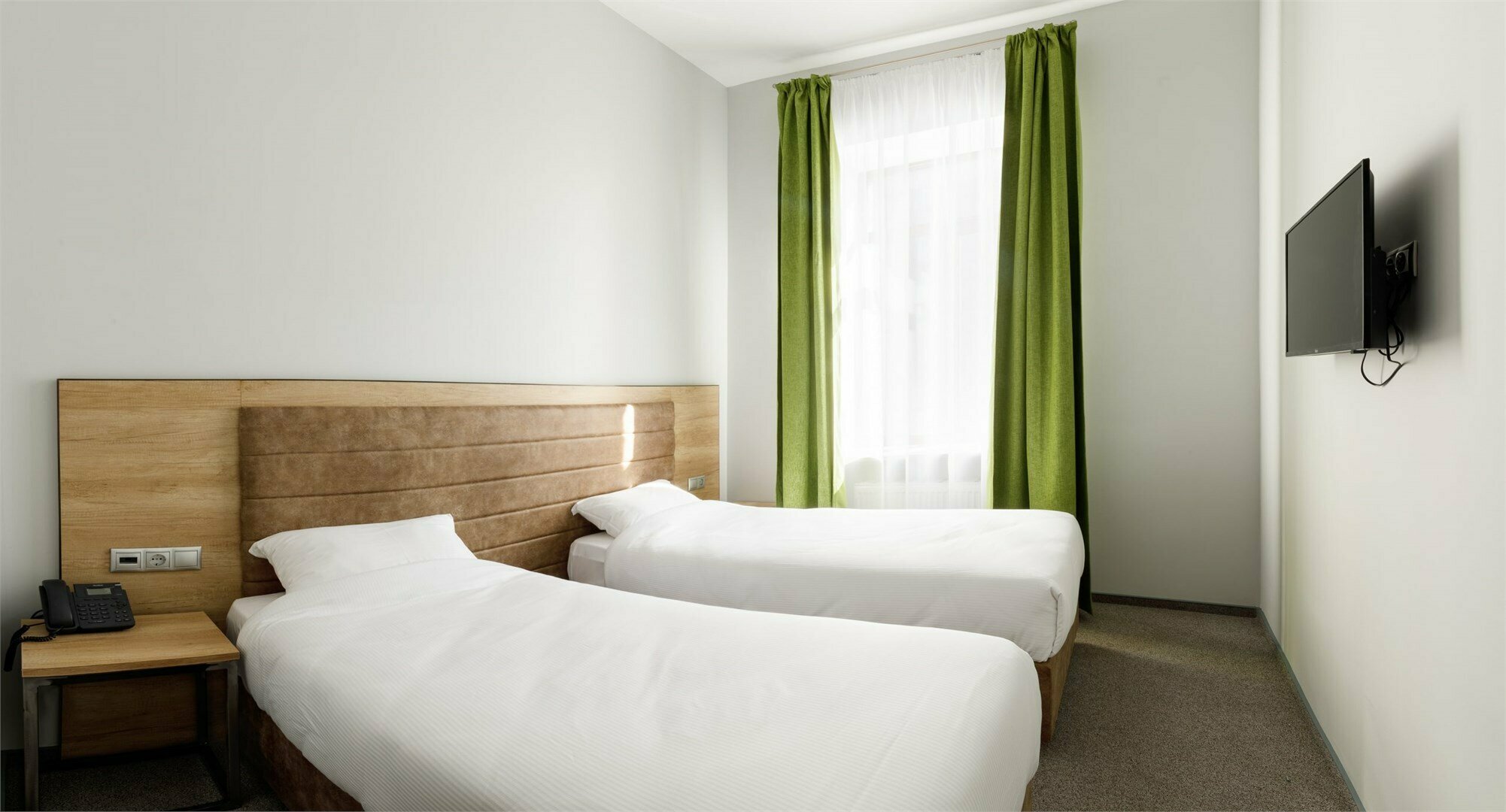 Стандартный двухместный номер с раздельными кроватями