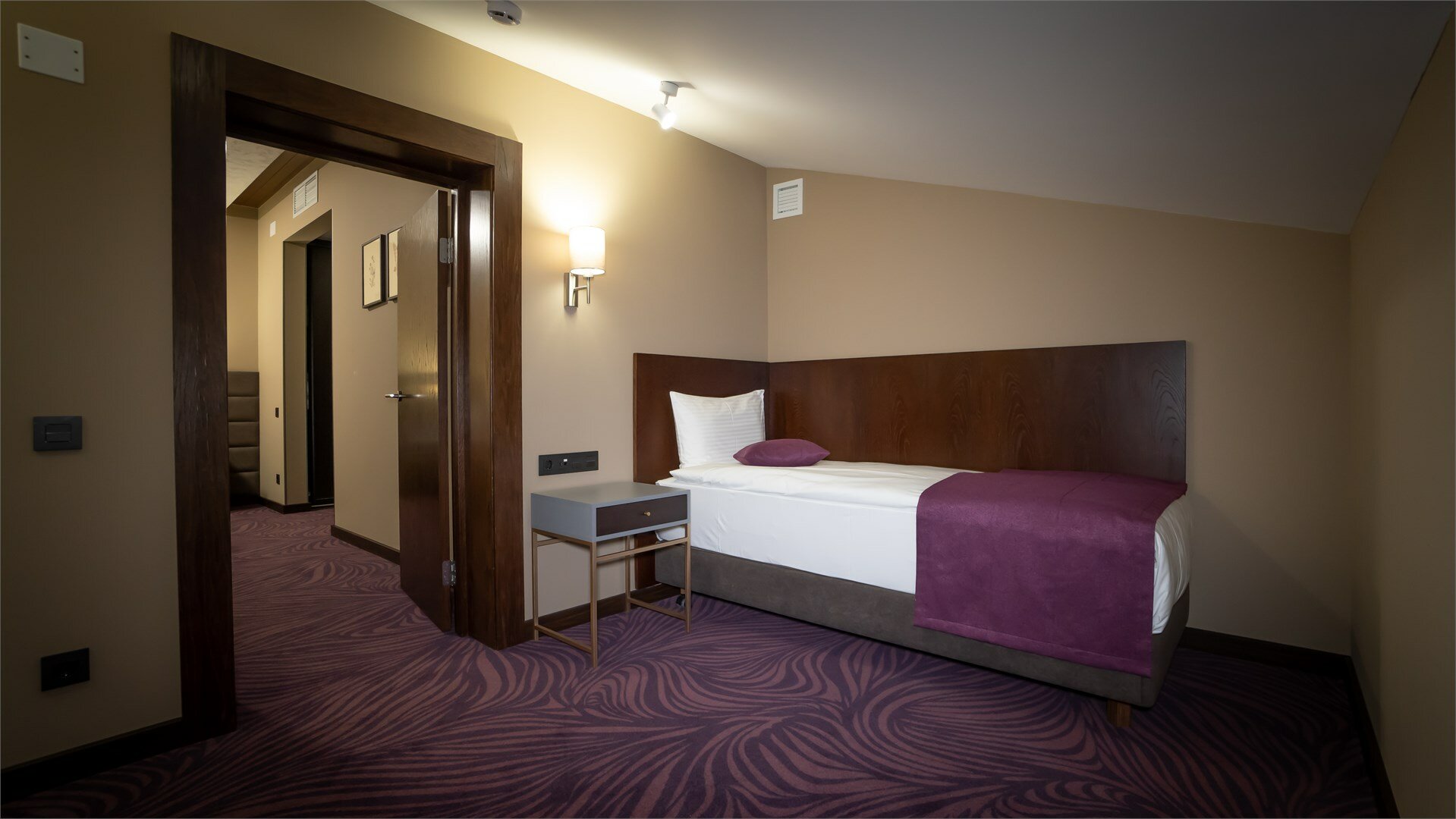 МАНСАРДНЫЙ СЕМЕЙНЫЙ НОМЕР