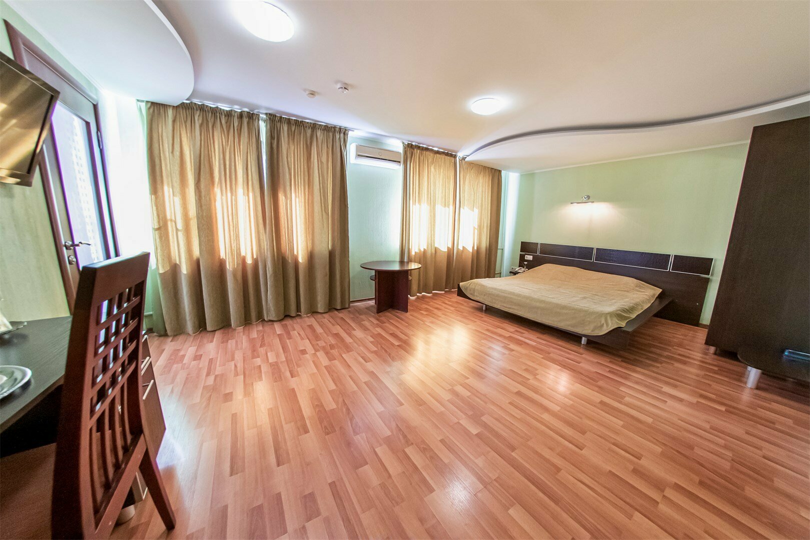 Эконом ПЛЮС с большой кроватью