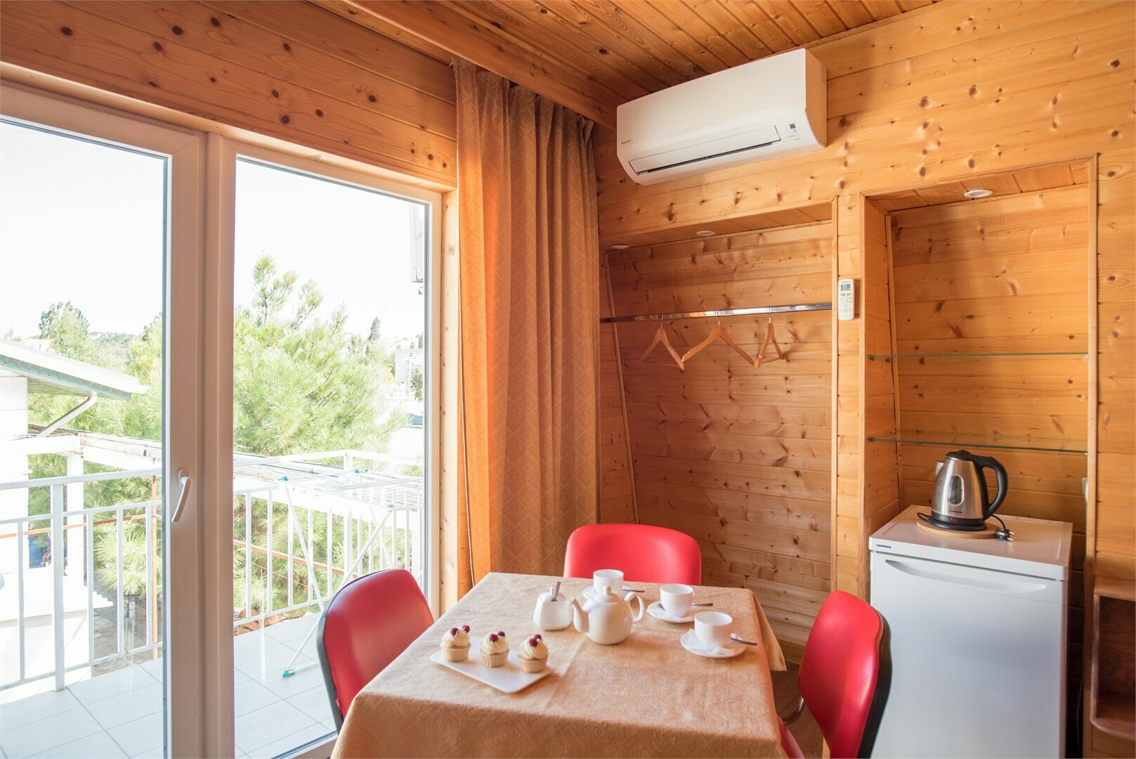 Улучшенный трехместный номер