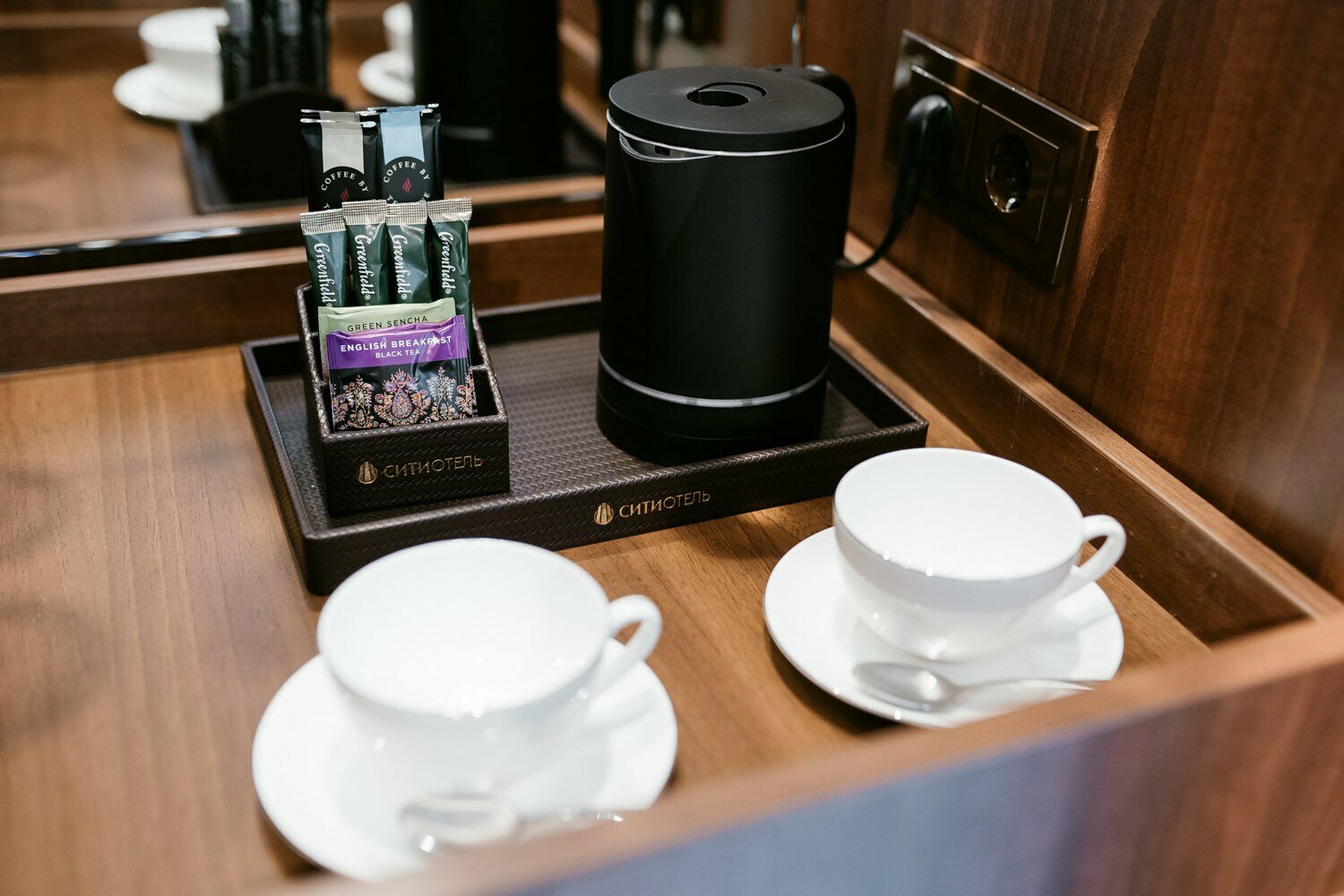 Полулюкс с видом на набережную (Джуниор Сюит с видом на набережную)