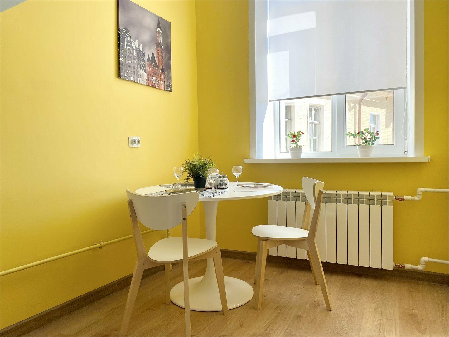 Апартаменты №14 с общей ванной комнатой и туалетом на два номера