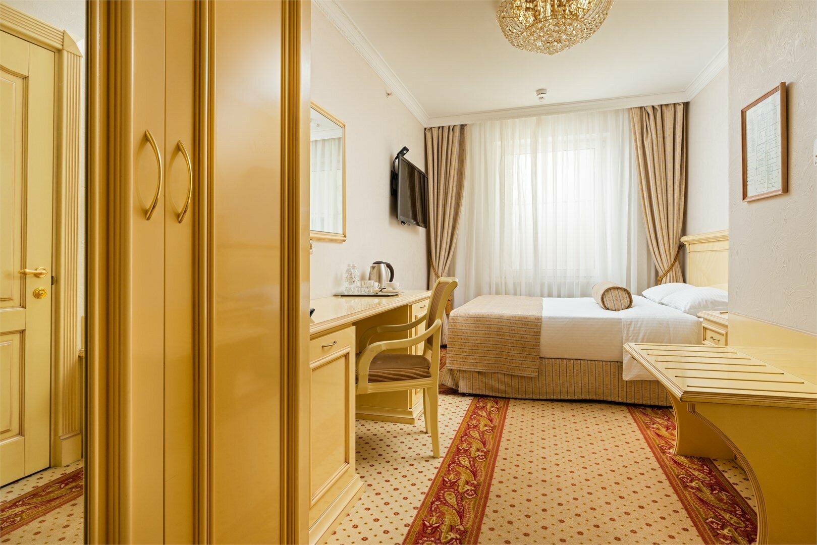 Номер первой категории КВИН (вид на стену)