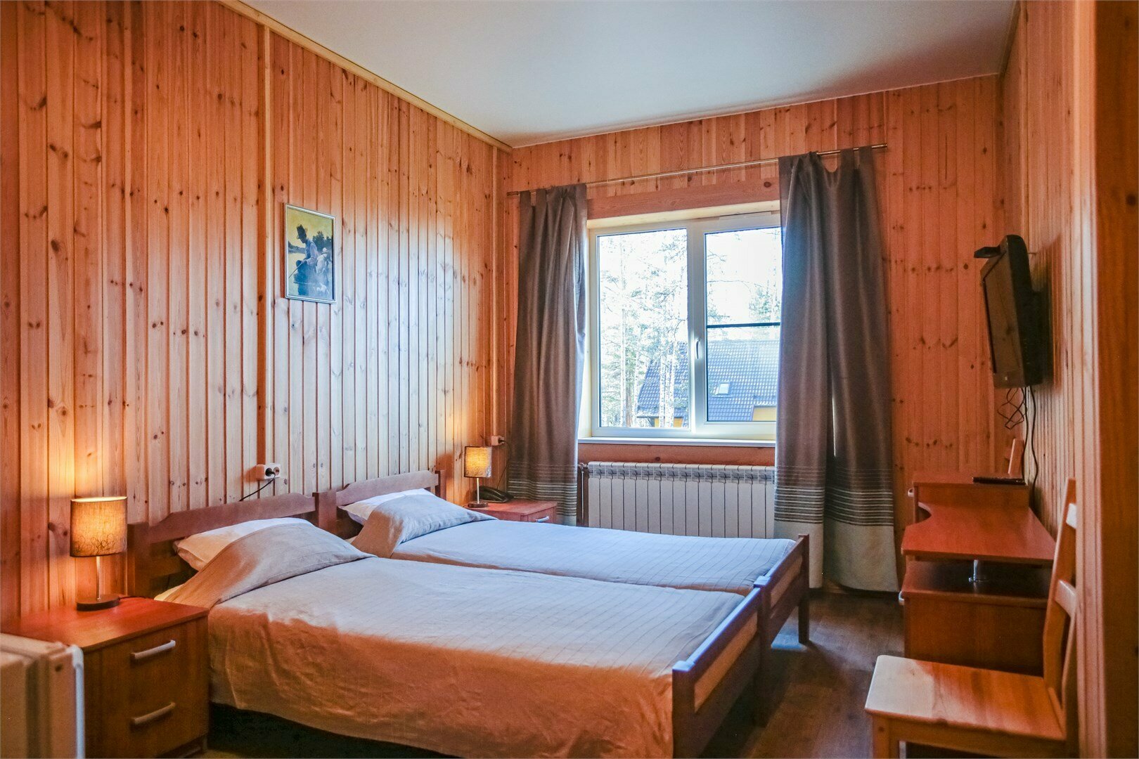 Стандартный номер с 2 односпальными кроватями и диваном