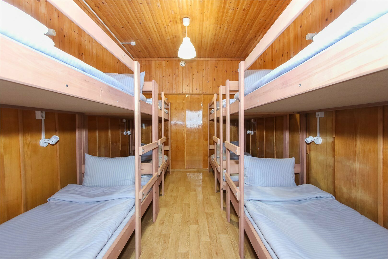 (Хостел Alen) Эконом 8-местный двухкомнатный с санузлом в номере и душем на этаже