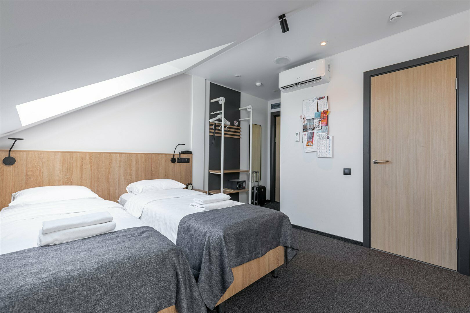 izzzi MANSARDA COMFORT с кондиционером