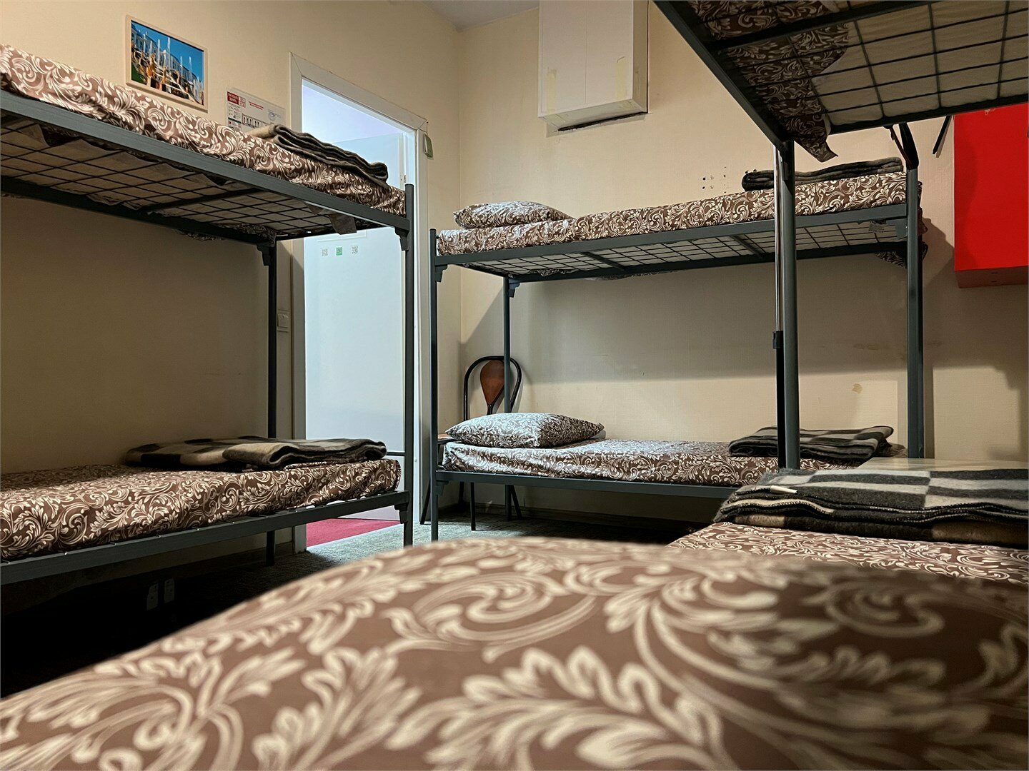 Кровать в 6-местном семейном номере