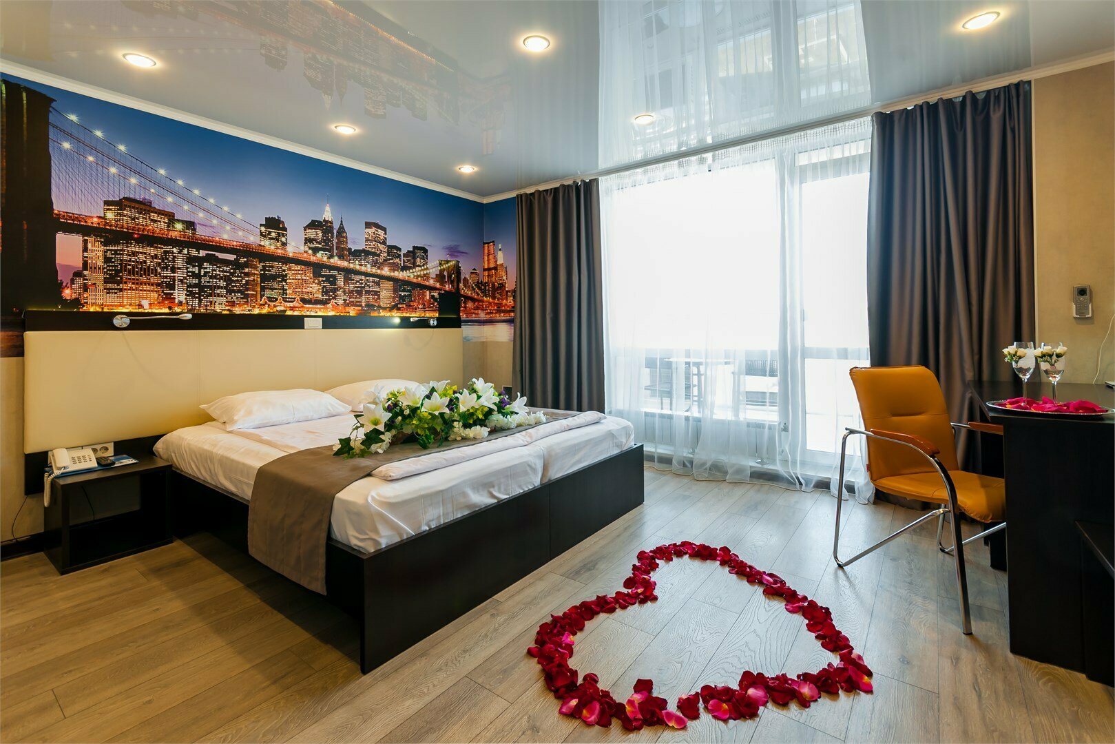 Улучшенный номер с кроватью размера «king-size» или 2 отдельными кроватями