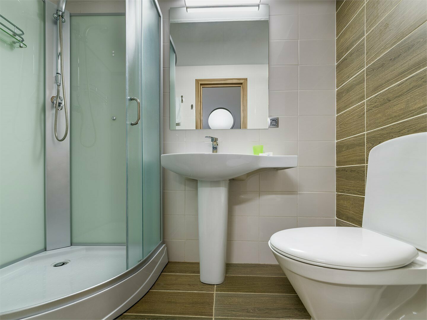 Первой категории с 2 отдельными кроватями