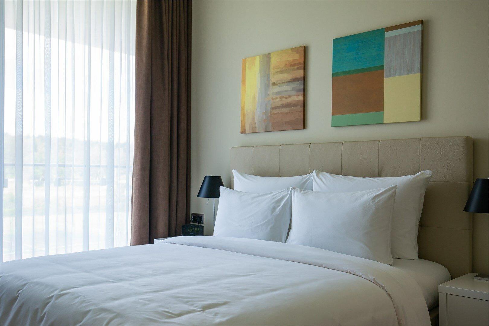 Люкс с одной большой кроватью